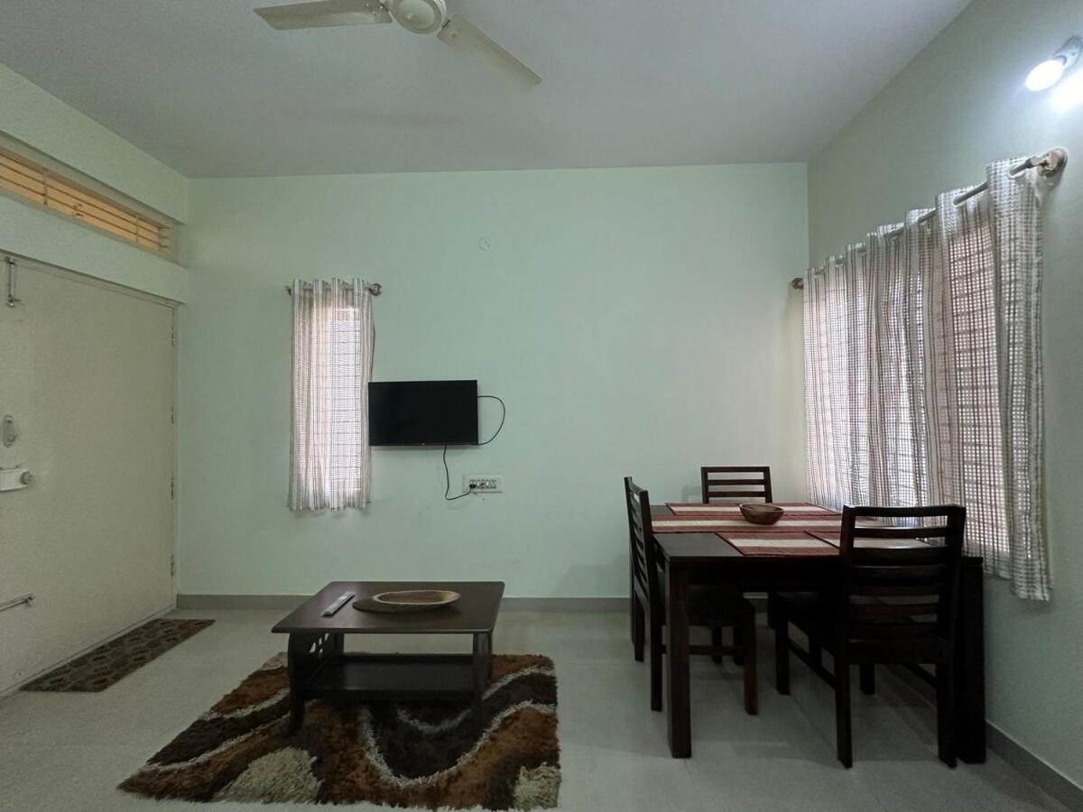 Apartment 1,5bhk Near Iimb On 1st Floor