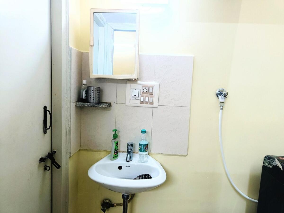 Apartment 1bhk Near Iimb On Gf