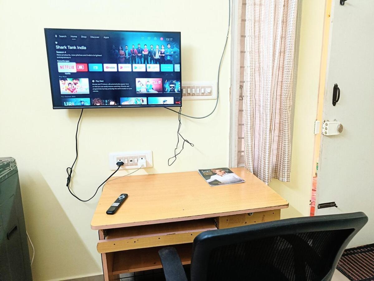 1bhk Near Iimb On Gf Apartment