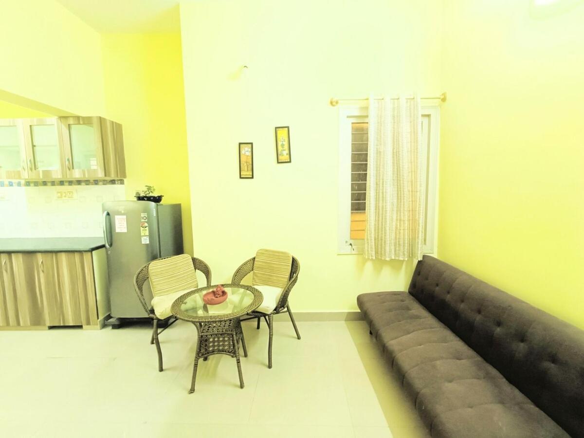 1bhk Near Iimb On Gf