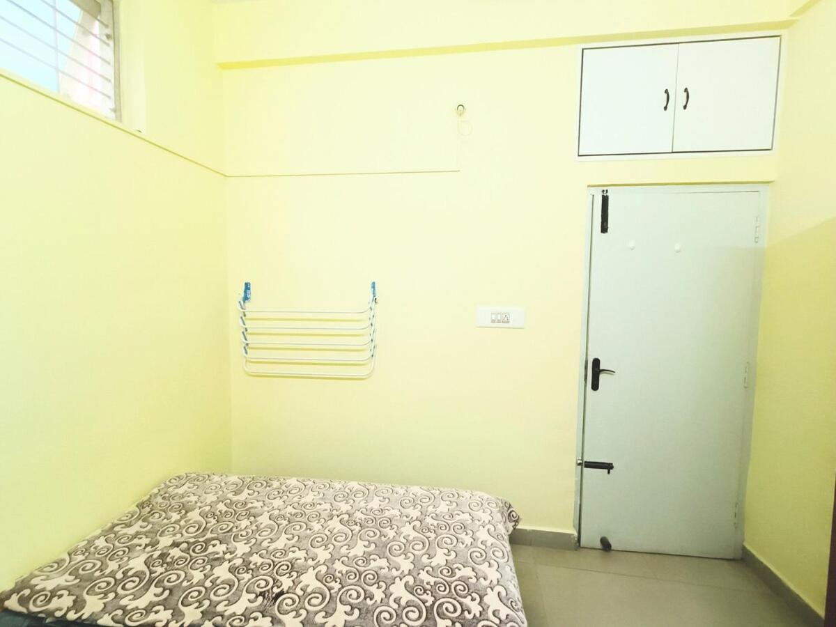 1bhk Near Iimb On Gf Apartment *