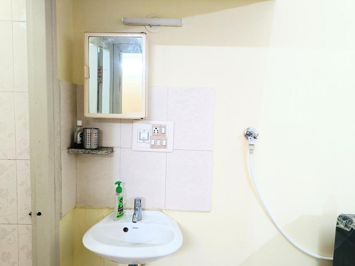Apartment 1bhk Near Iimb On Gf *