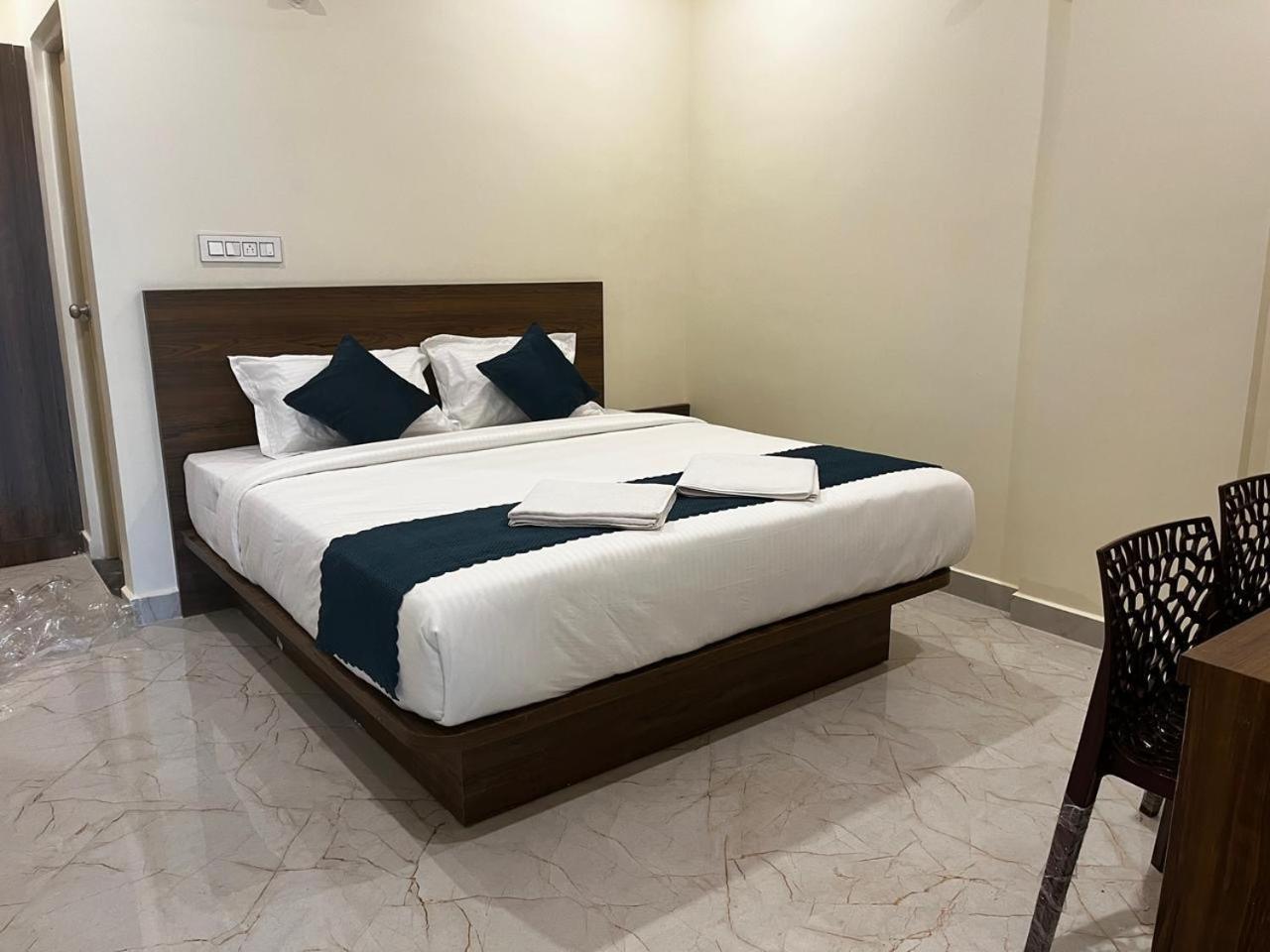 Panvith 2* Bangalore