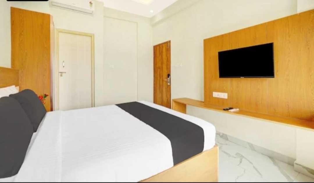 Hotel Collection O Electronic