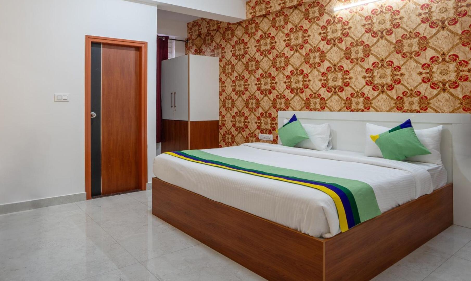 Royal Platinum 2* Bangalore