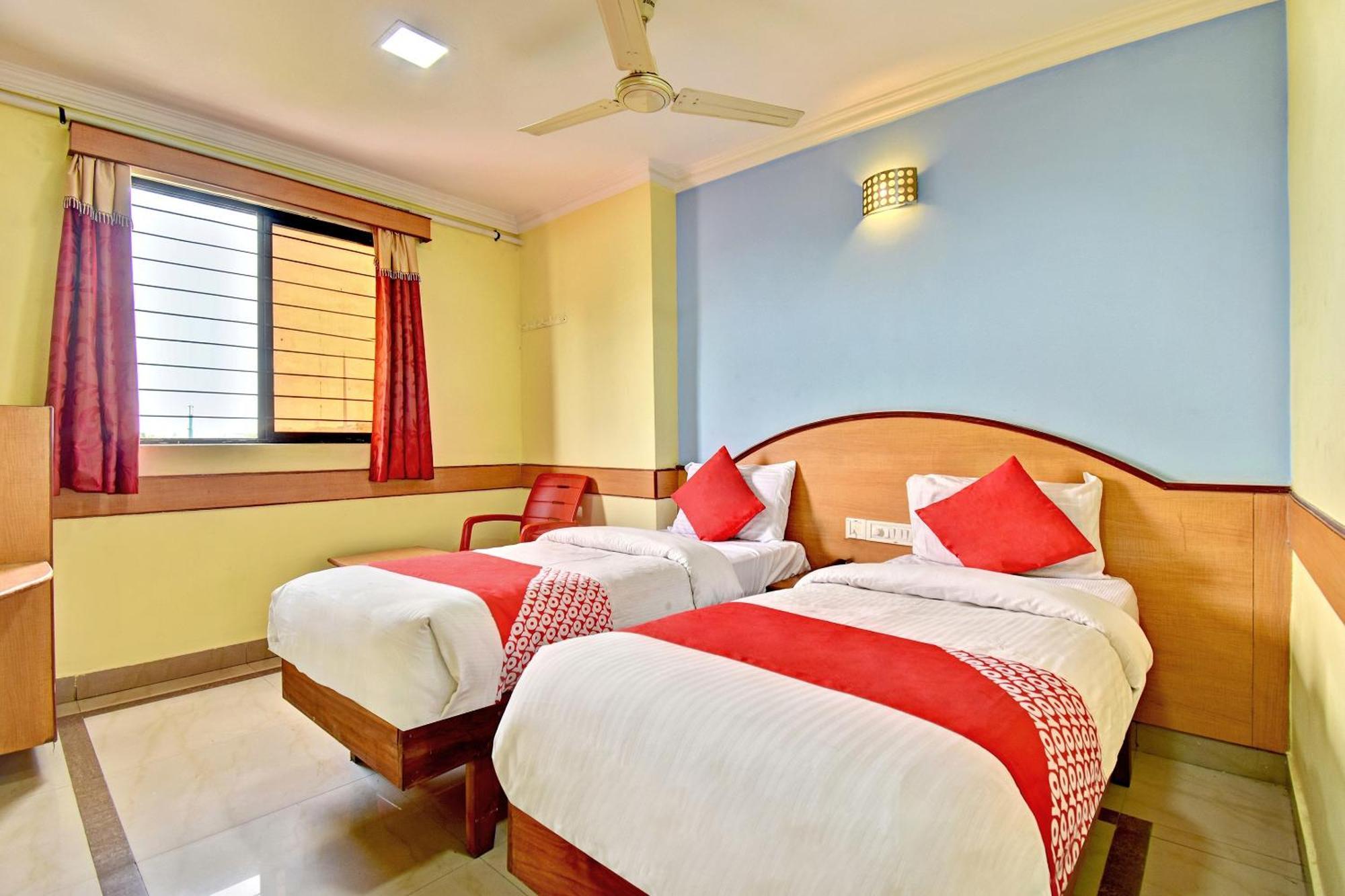 O Sri Sai Comforts Hotel