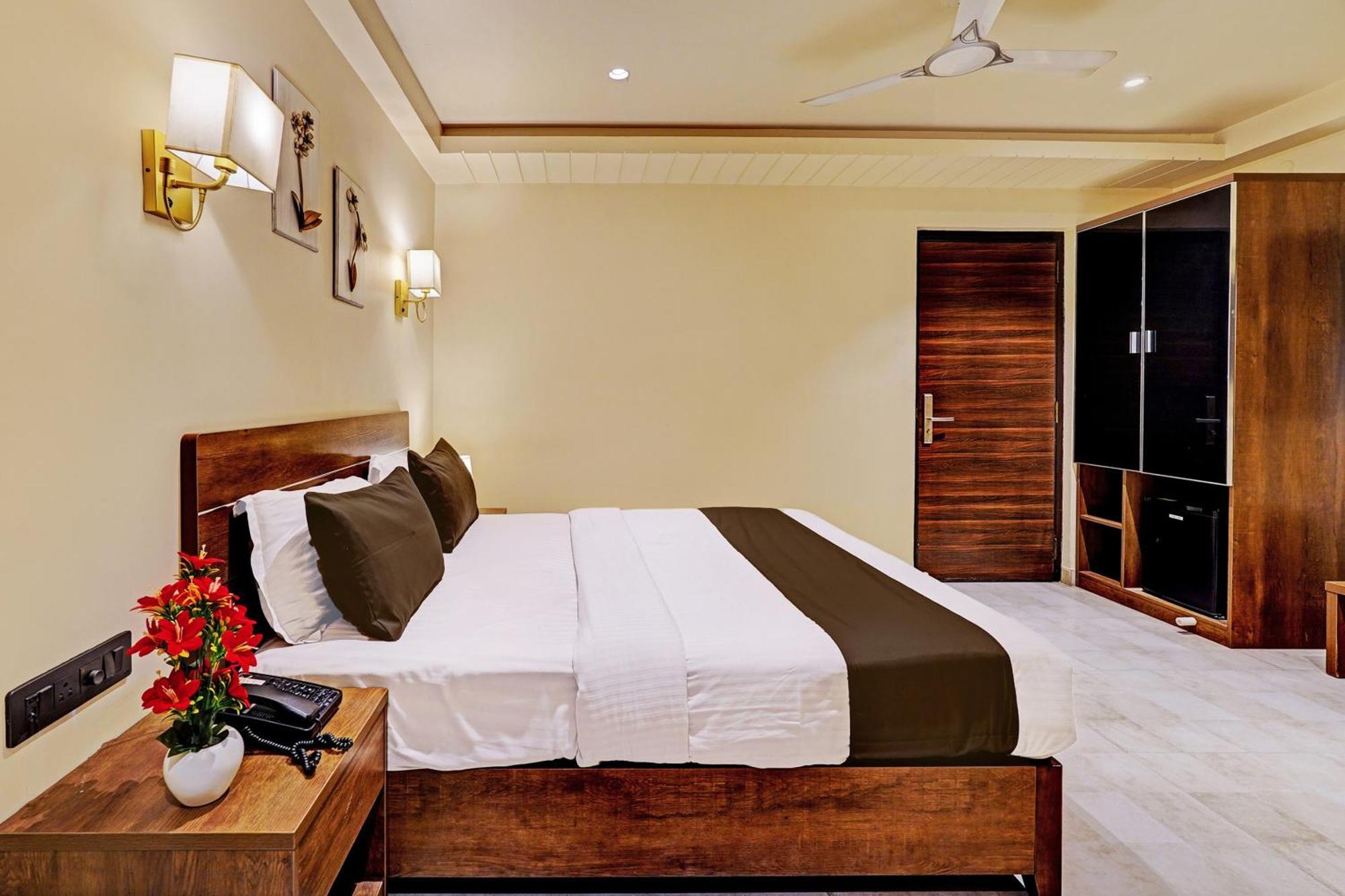 Hotel Super Townhouse Oak Clove Boutique Rajaji Nagar Near Lulu Mall Bangalore