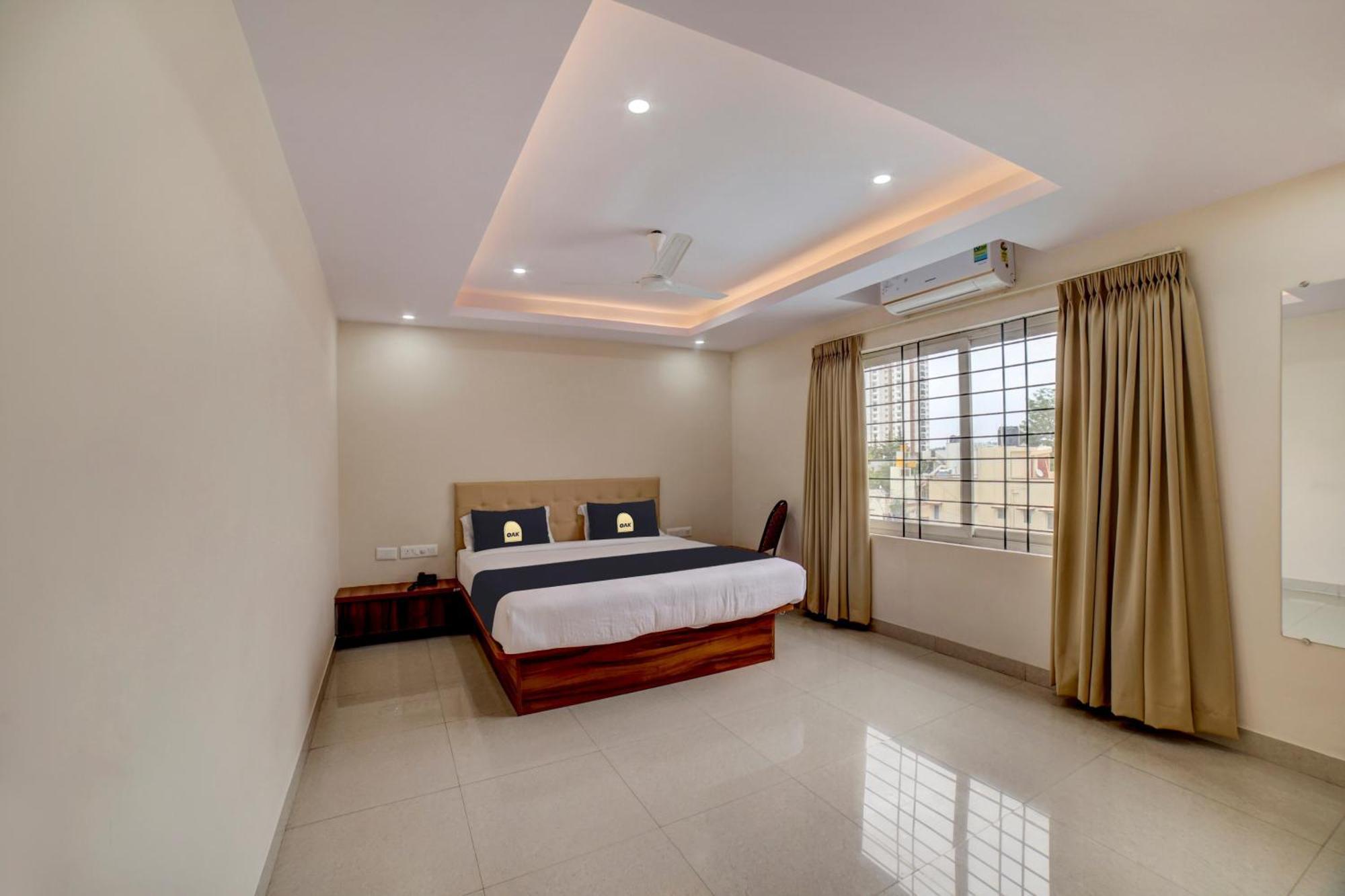 Townhouse Oak Ess Jay Hotel