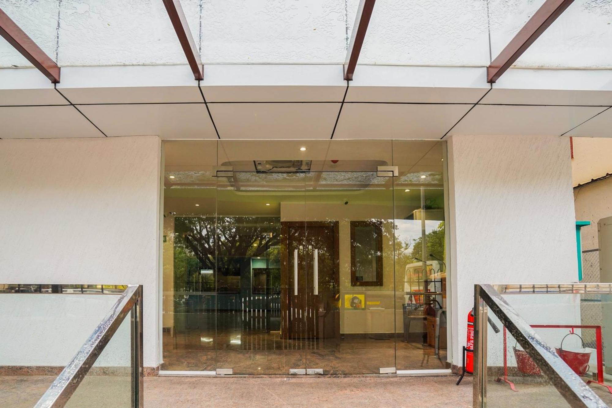 Hotel Super Townhouse Itpl Near Prestige Shanti Niketan Bangalore