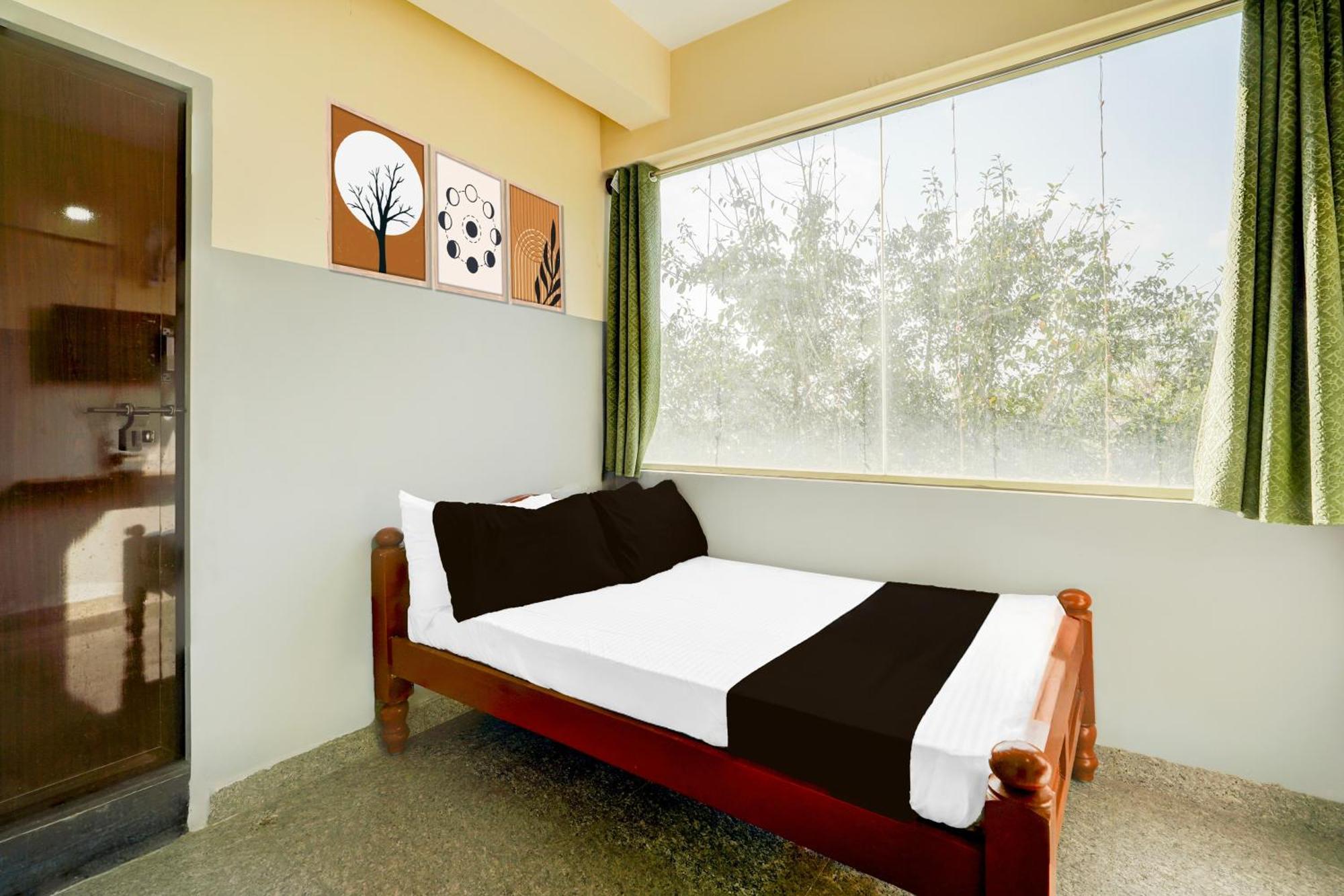 Hotel O G C Residency *
