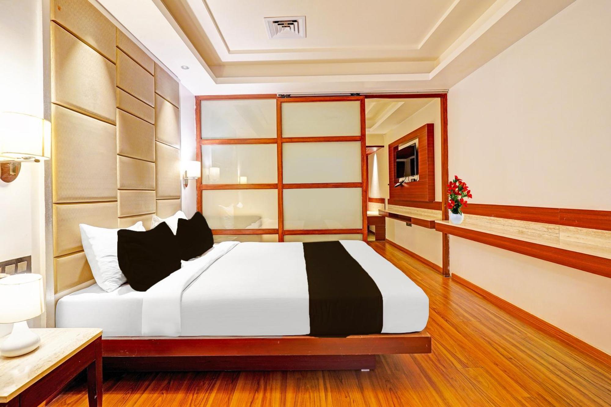 Hotel Super Collection O Marathahalli Formerly Krishna Boutique Bangalore