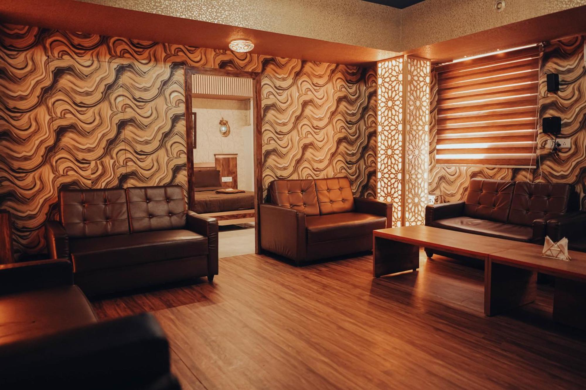 Hotel Pink Floyd Boutique Bangalore