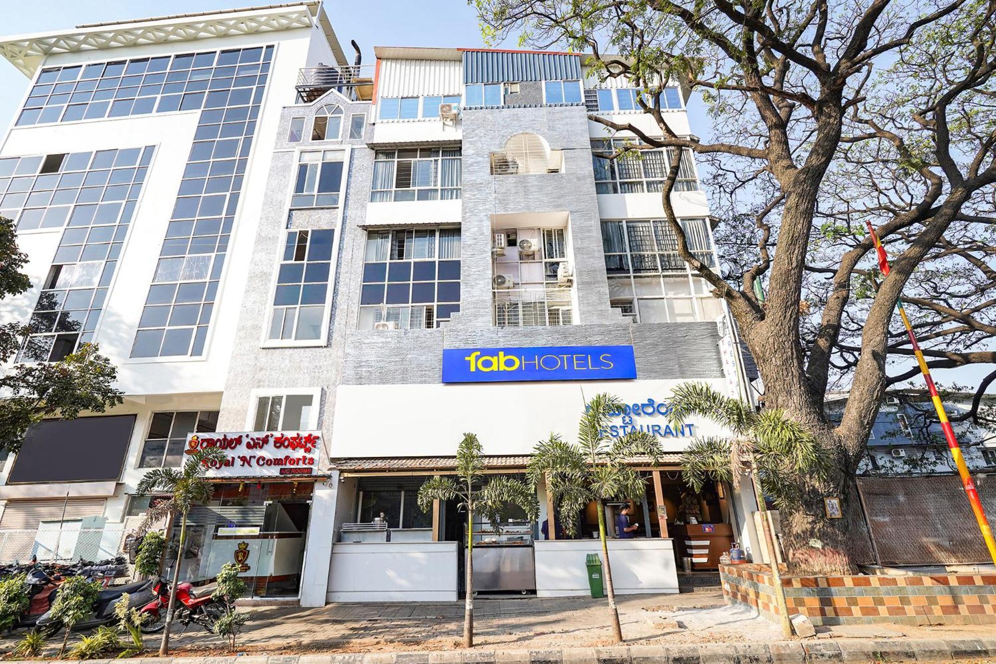 Fabexpress Royal N Comforts - Nr Shivoham Shiva Temple Hotel 2*