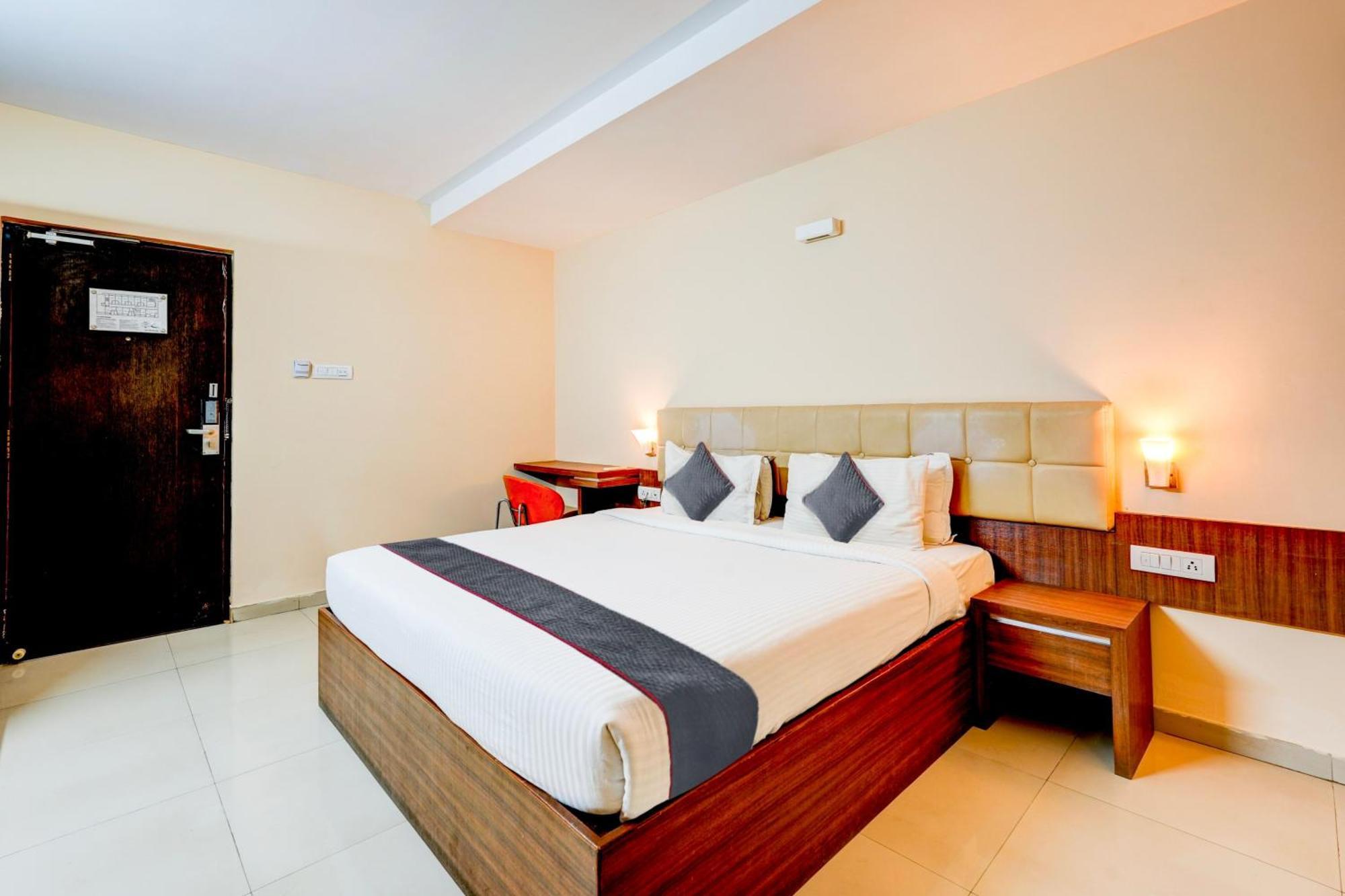 O Shreyas Shack Hotel