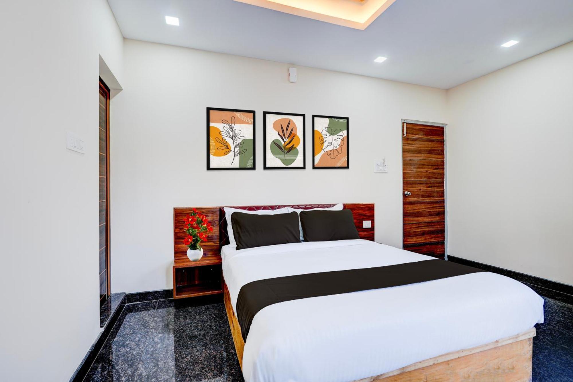 Hotel Super Collection O K R Puram Near Siddhivinayaka Temple *