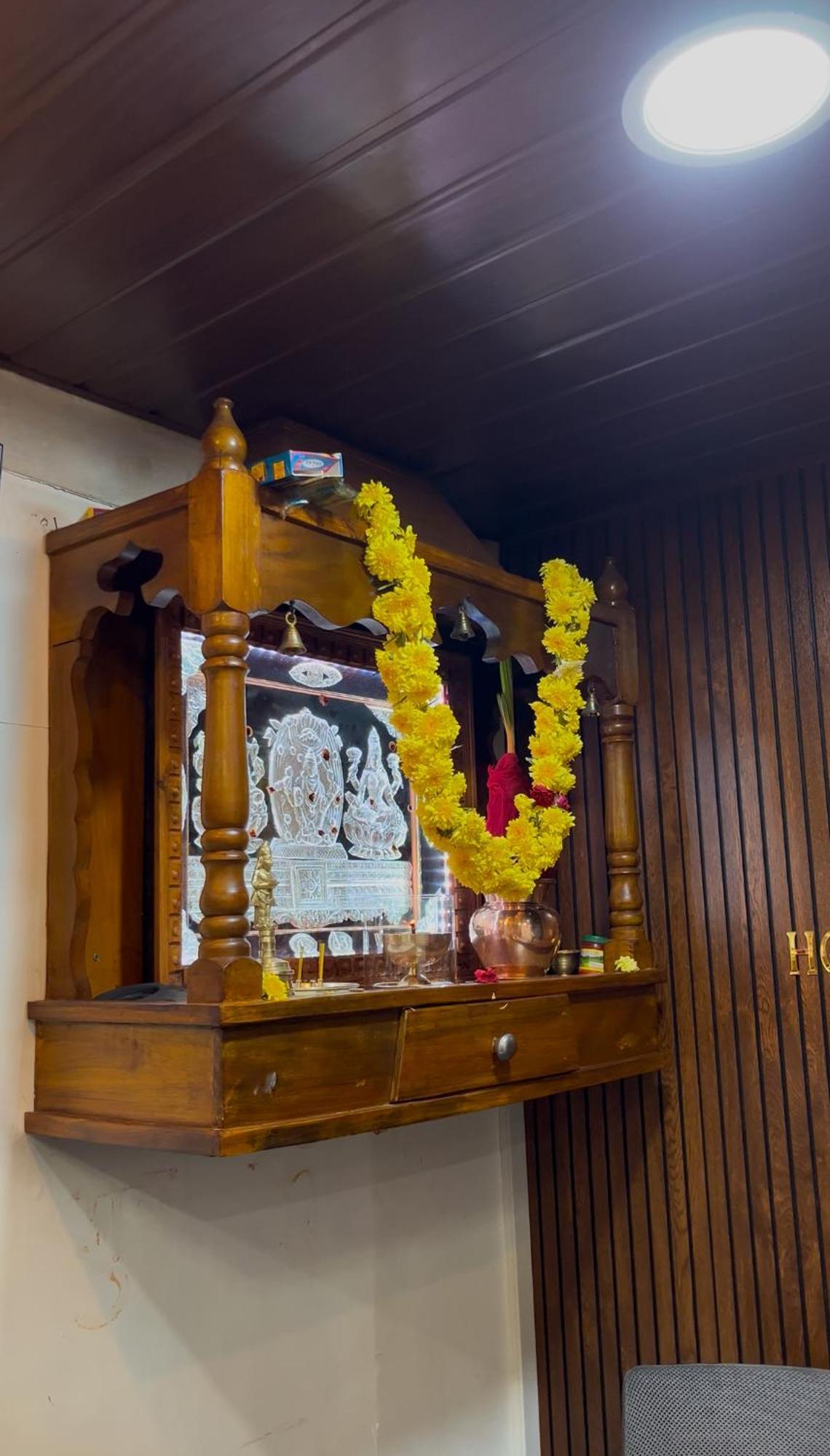 Aradhya Comforts Hotel