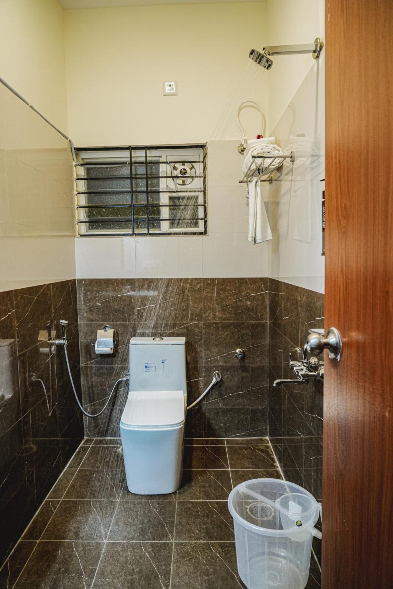Merry Luxe Near Kempegowda International Airport Hotel