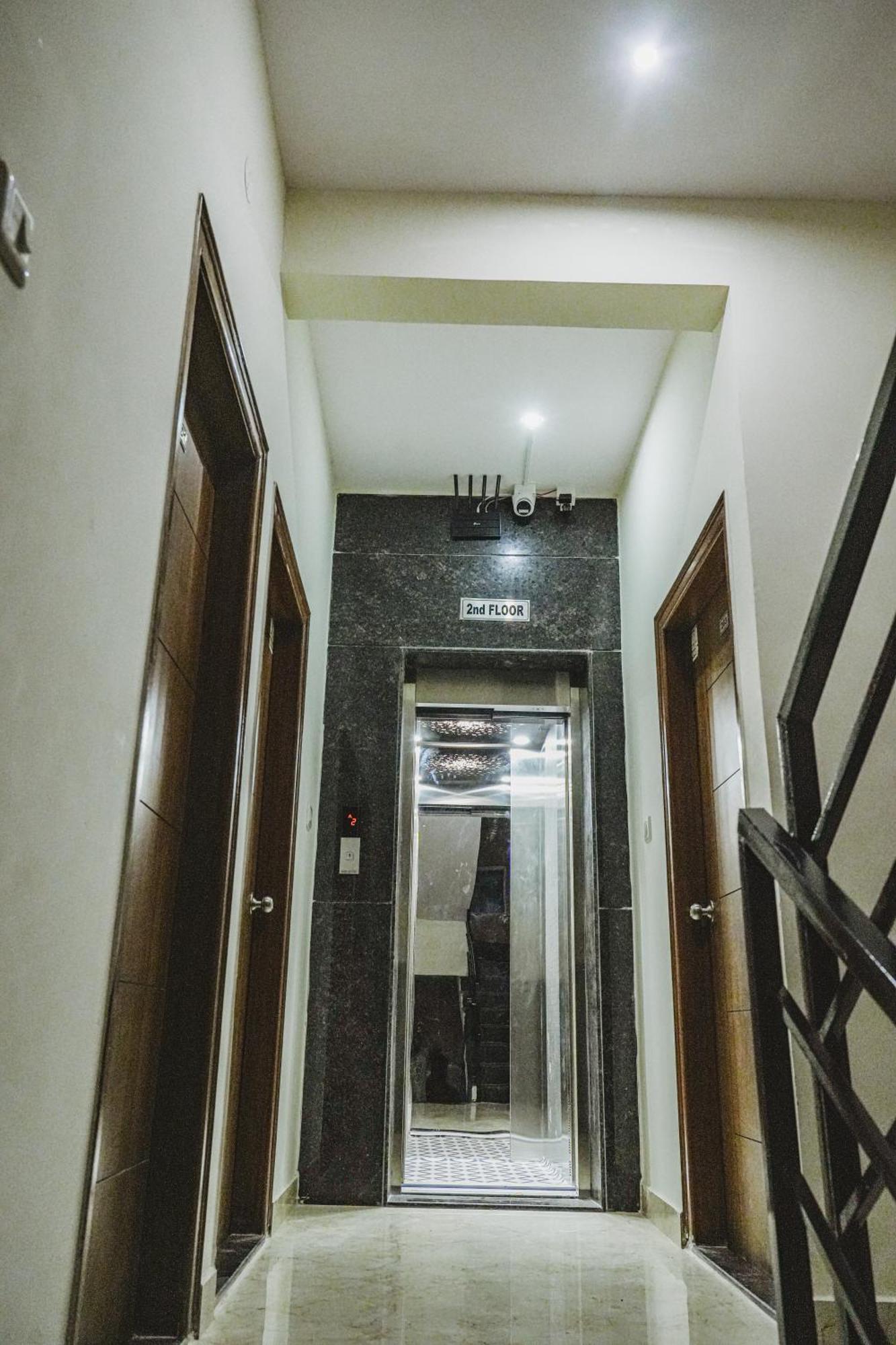 Hotel Merry Luxe Near Kempegowda International Airport Bangalore