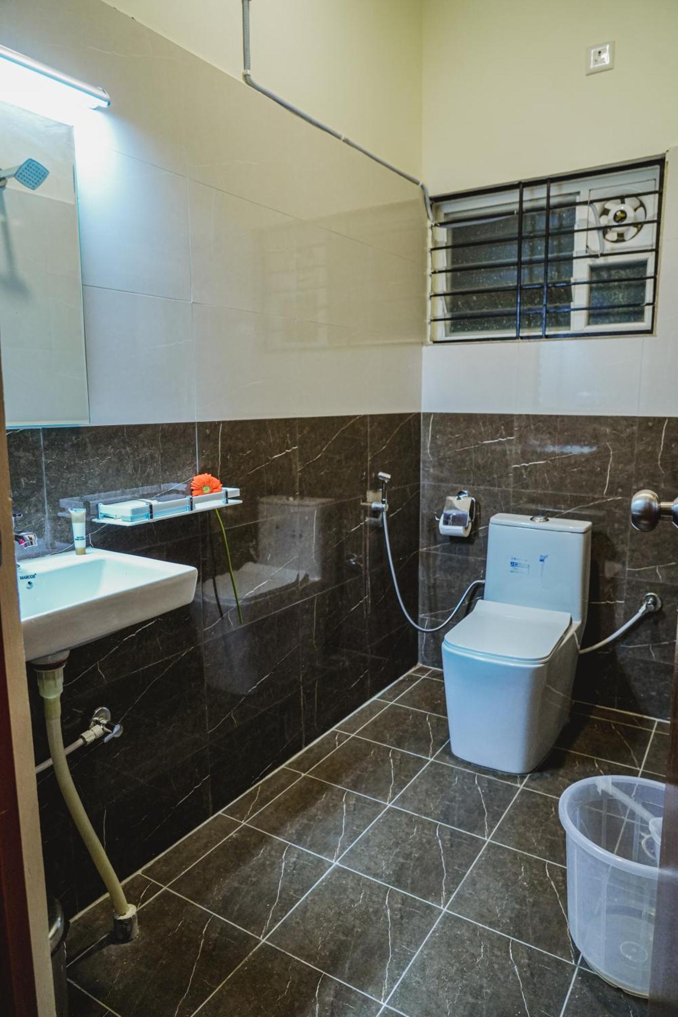 Merry Luxe Near Kempegowda International Airport 3* Bangalore