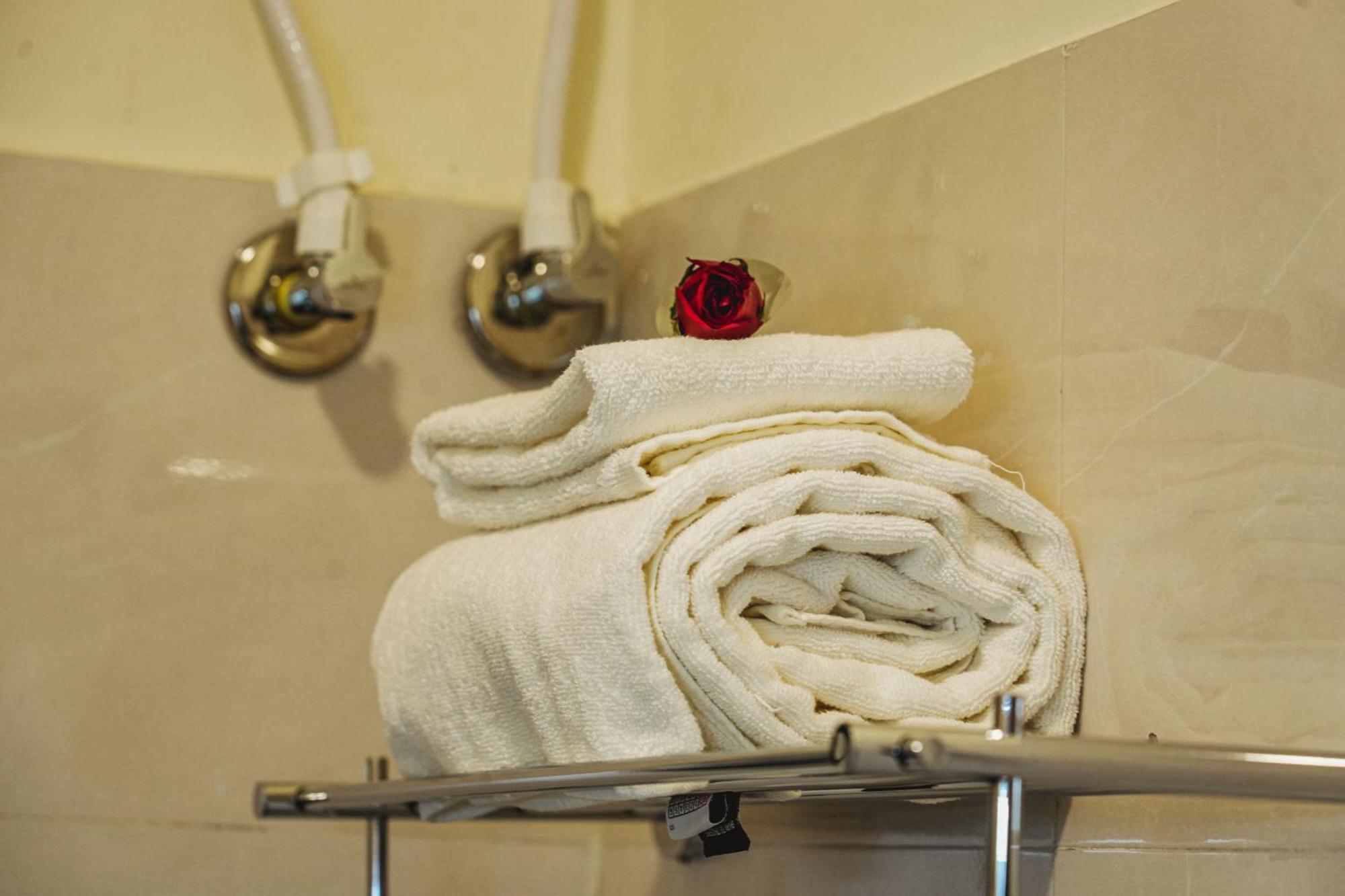 Hotel Merry Luxe Near Kempegowda International Airport Bangalore
