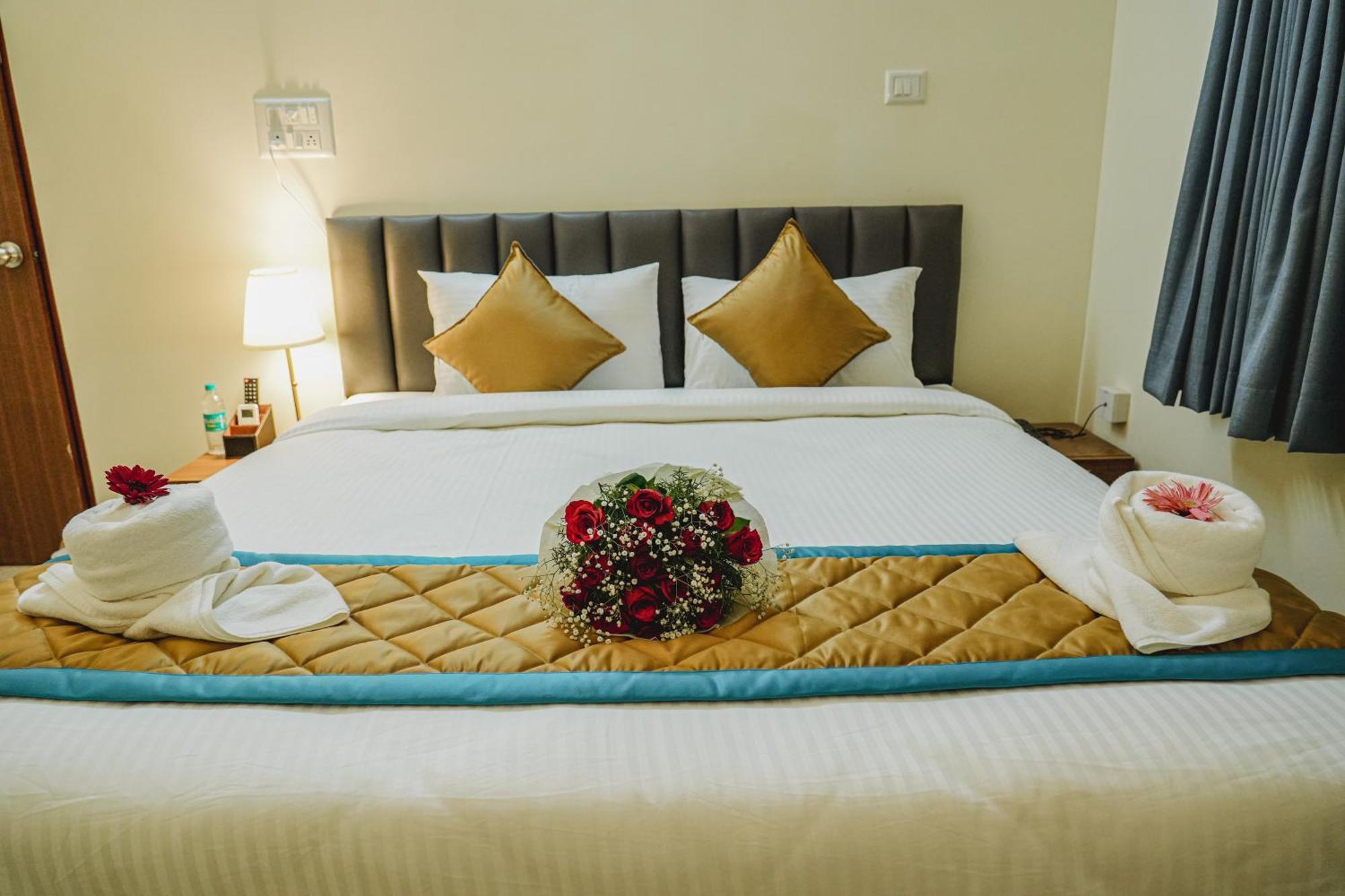 Merry Luxe Near Kempegowda International Airport Hotel Bangalore
