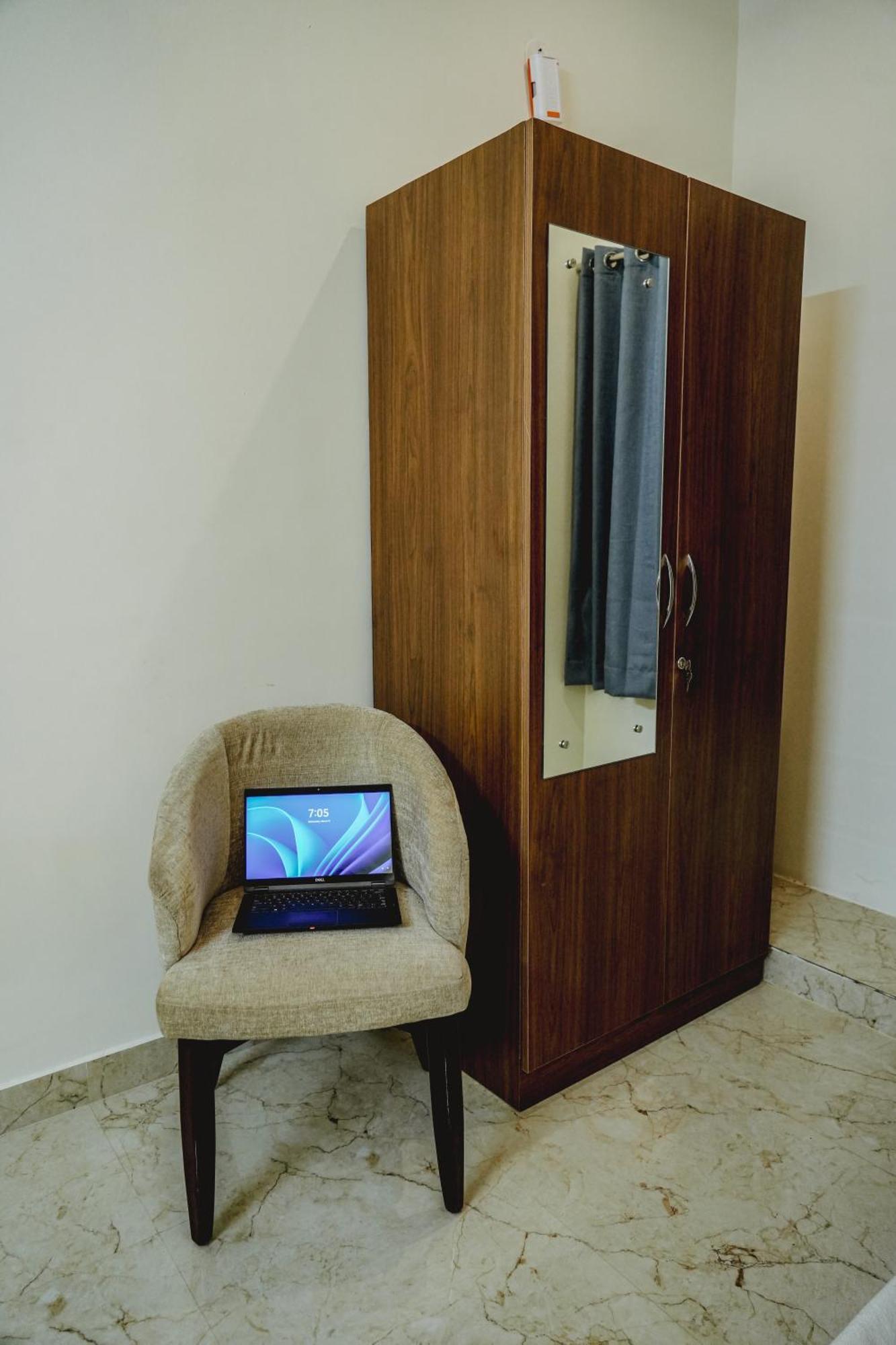 Merry Luxe Near Kempegowda International Airport