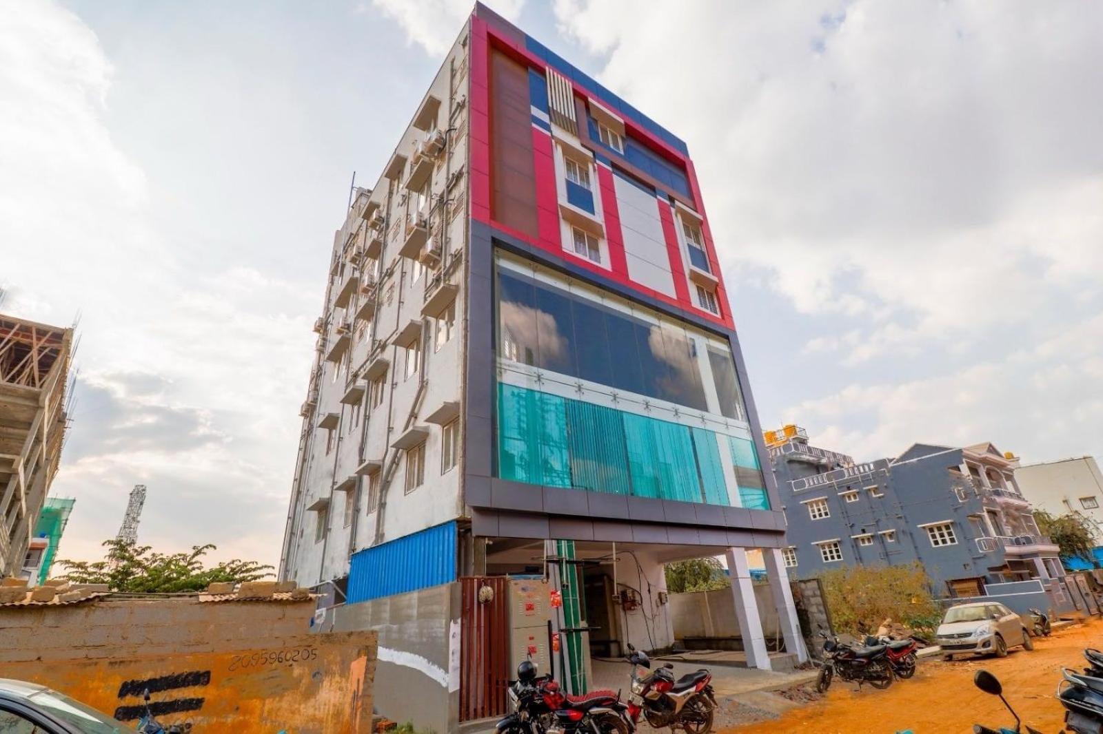 Hotel O Sv Comfort 3*