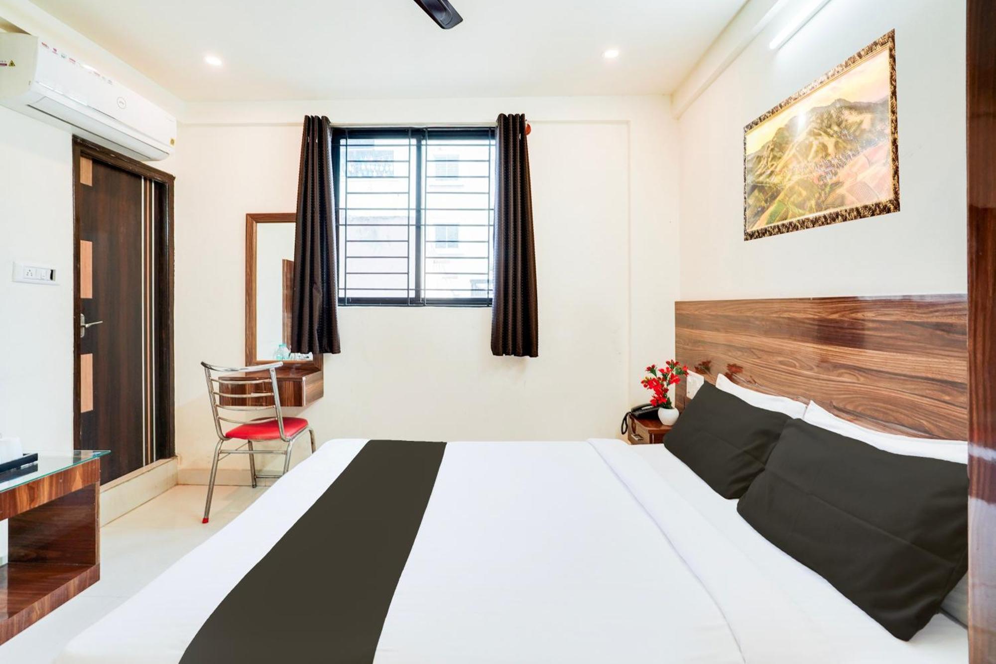 O S Nandhi Residency Hotel 3*