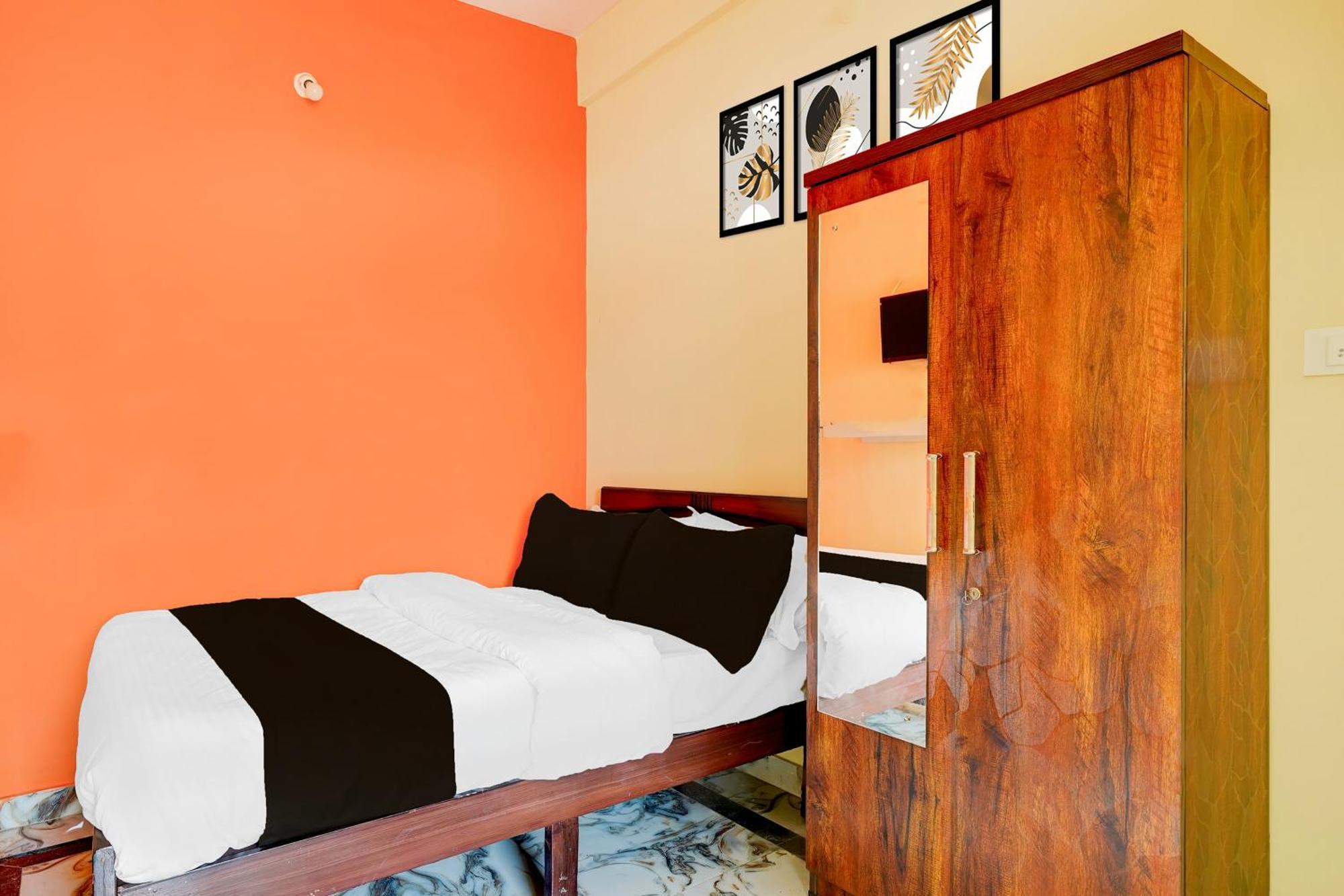 Hotel O Ramachandrapuram Formerly Known Nataraja Boarding &