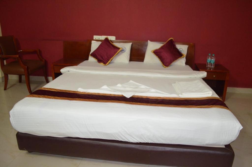 Inn White Bricks 3*