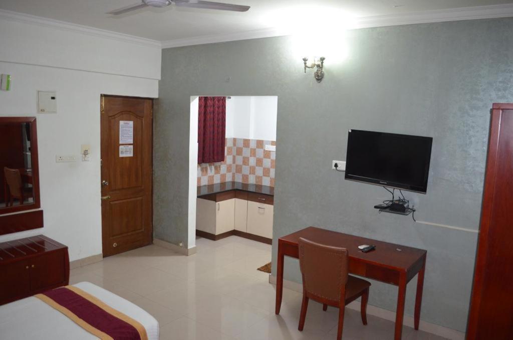 Inn White Bricks 3*