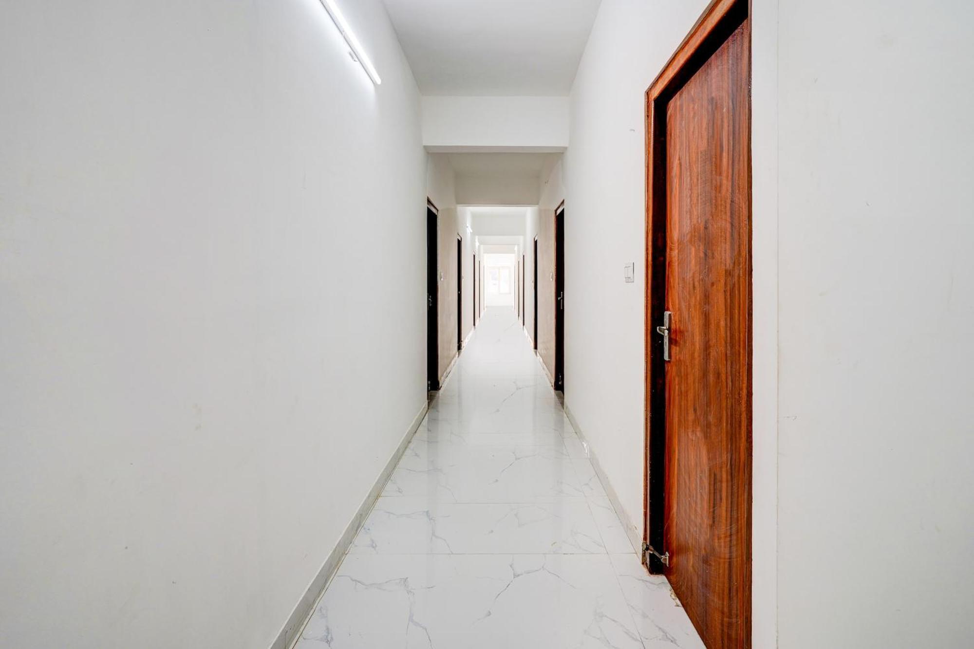 O Sln Comforts Hotel 3*