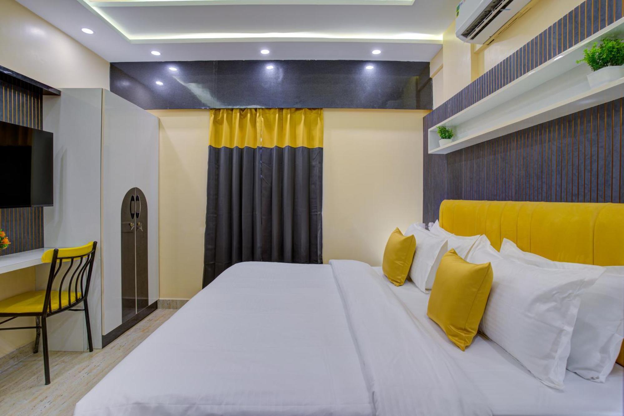 Meet Me At Hotel Bangalore