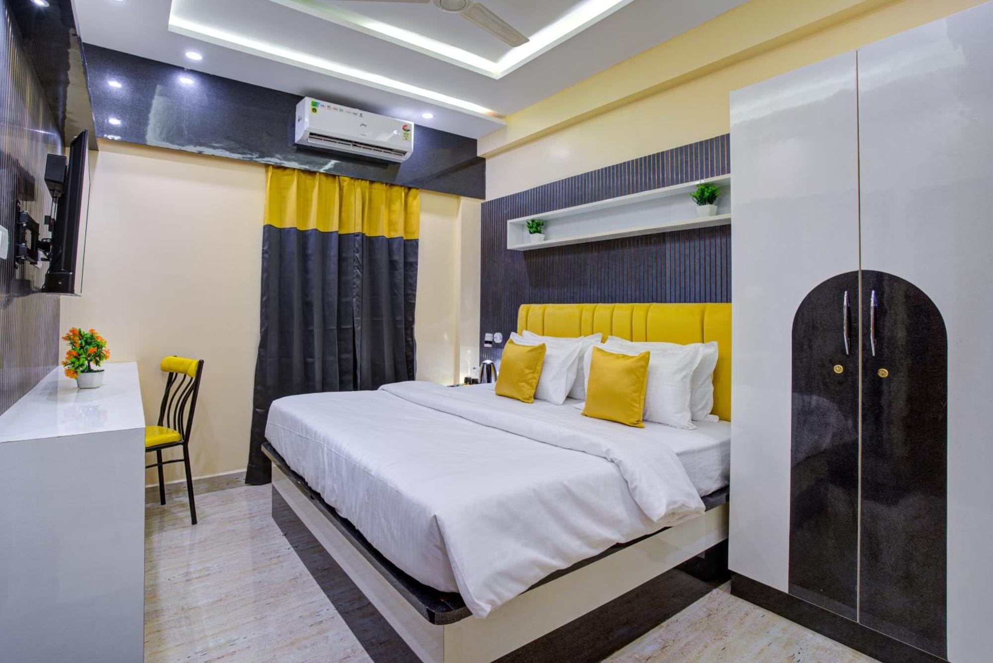 Hotel Meet Me At