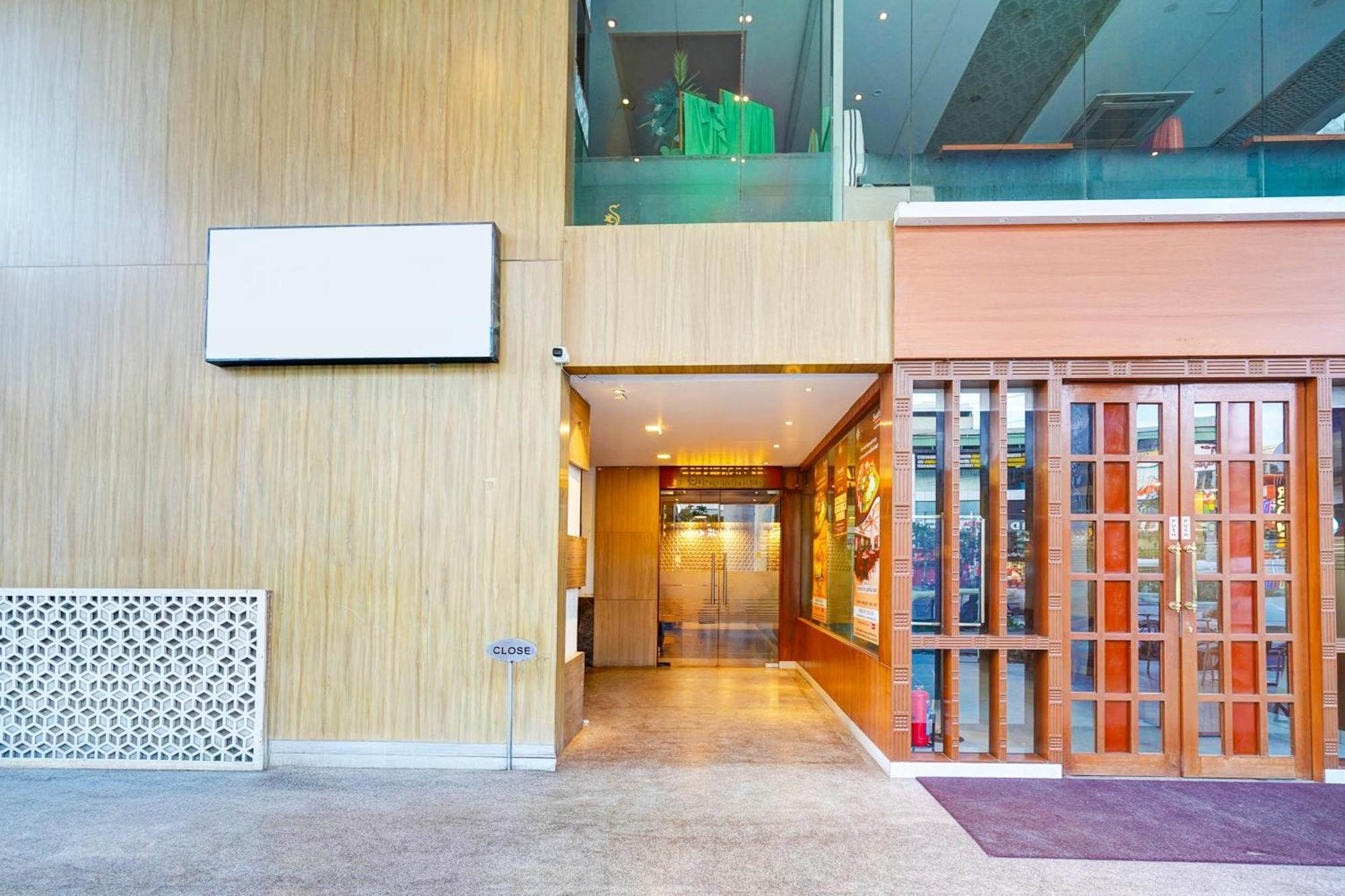 Hotel Super Collection O Marathahalli Formerly Krishna Boutique