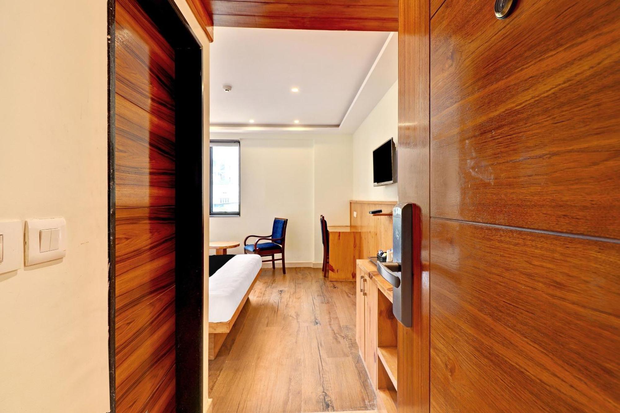 Super Townhouse Hsr Formerly La Prosperite 3*