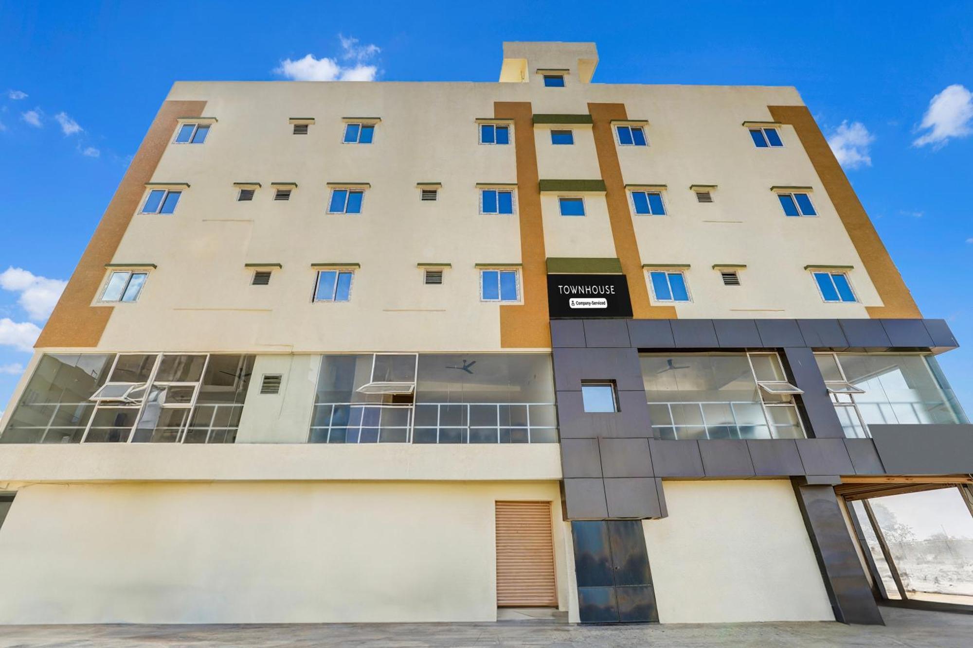 Super Townhouse Hennur Prakruthi Layout * Bangalore
