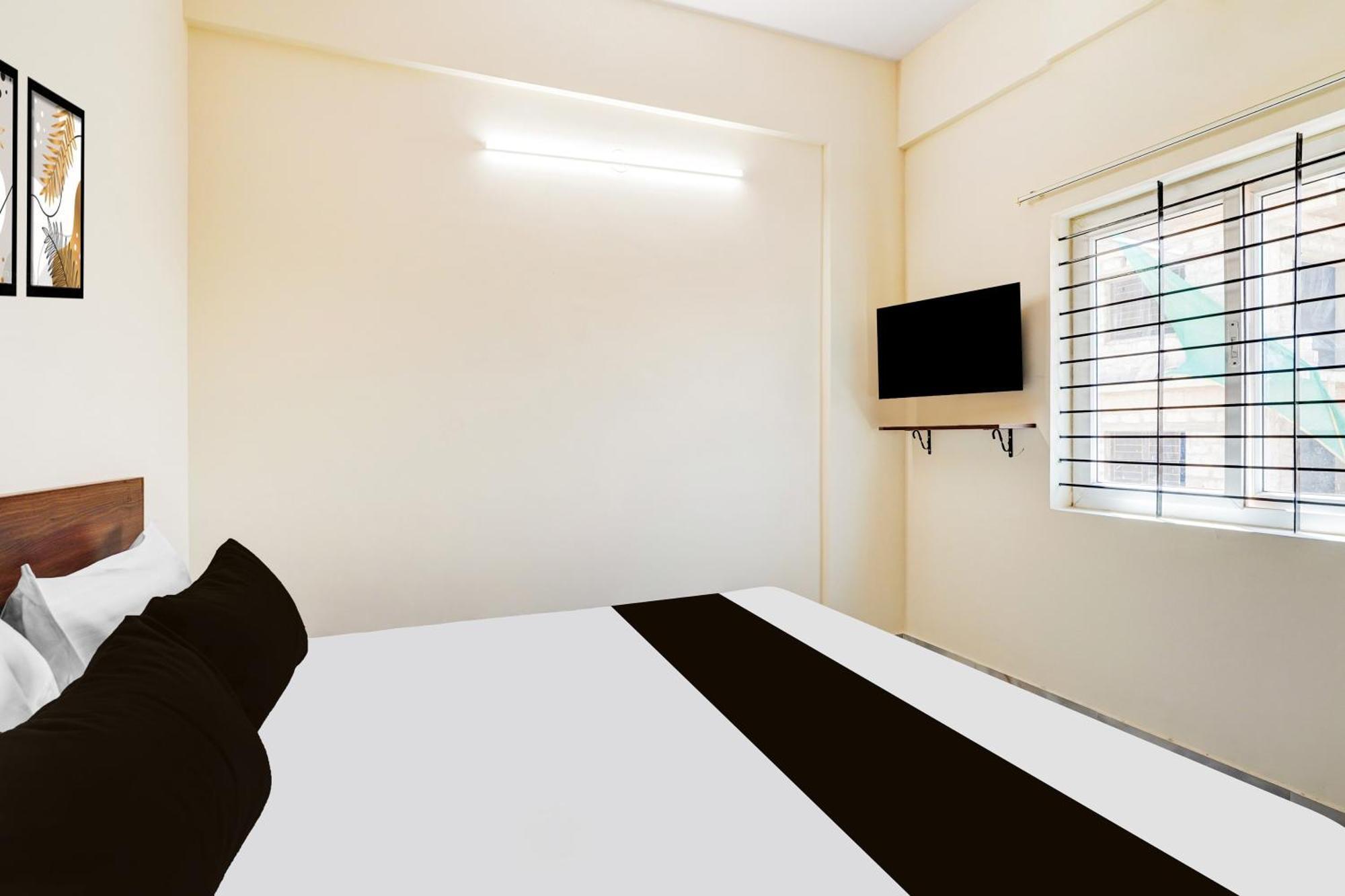 Super Townhouse Hennur Prakruthi Layout Hotel