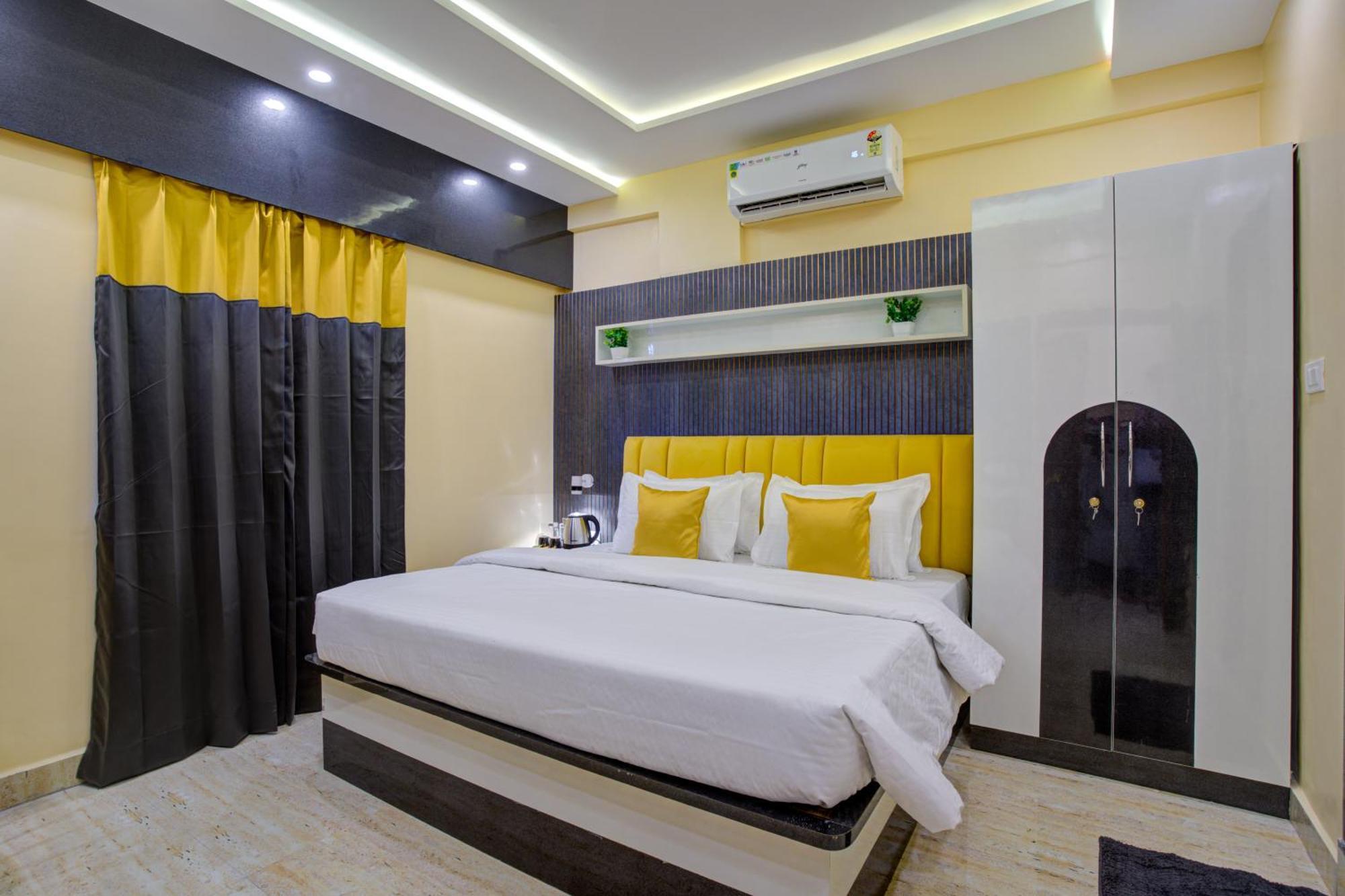 Meet Me At Hotel Bangalore