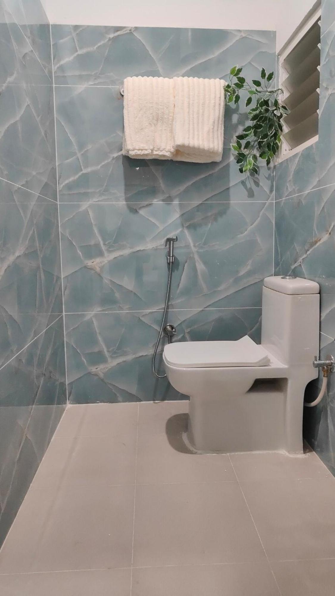 Apartment Canvas & Comfort 1bhk In E-city *