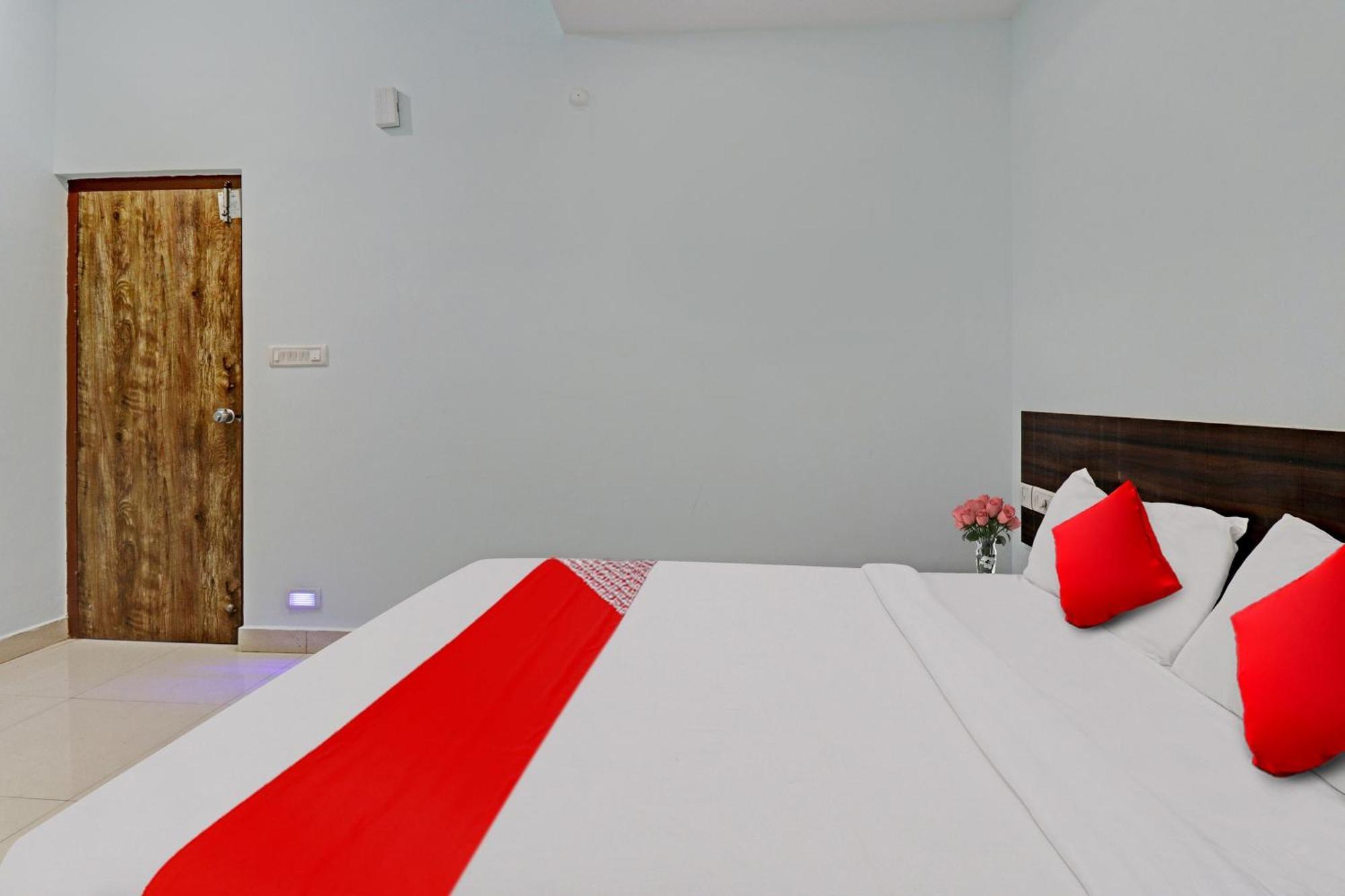 Hotel O Karanji Comforts 3*