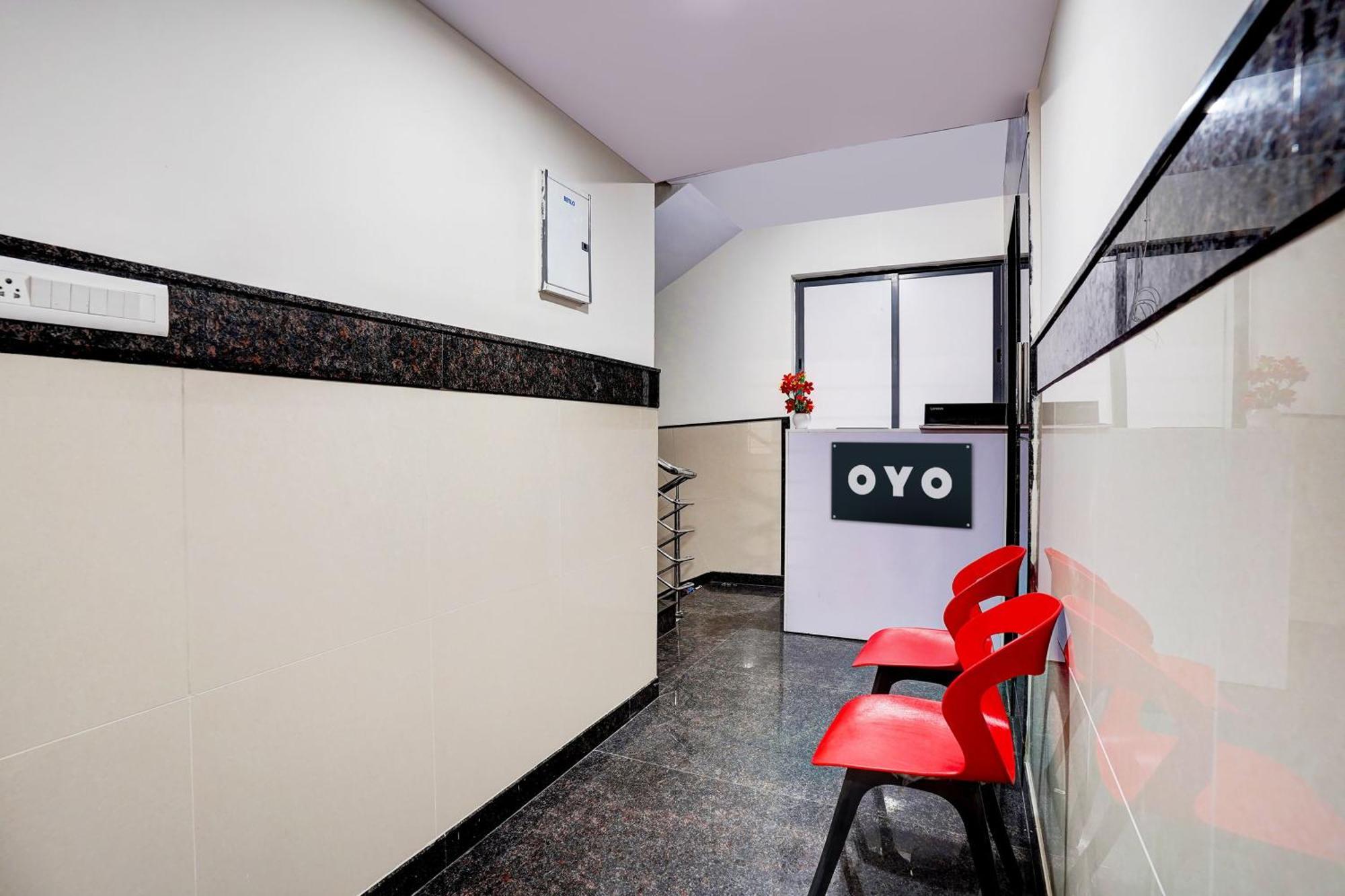 O 82950 Om Sai Residency Hotel Bangalore
