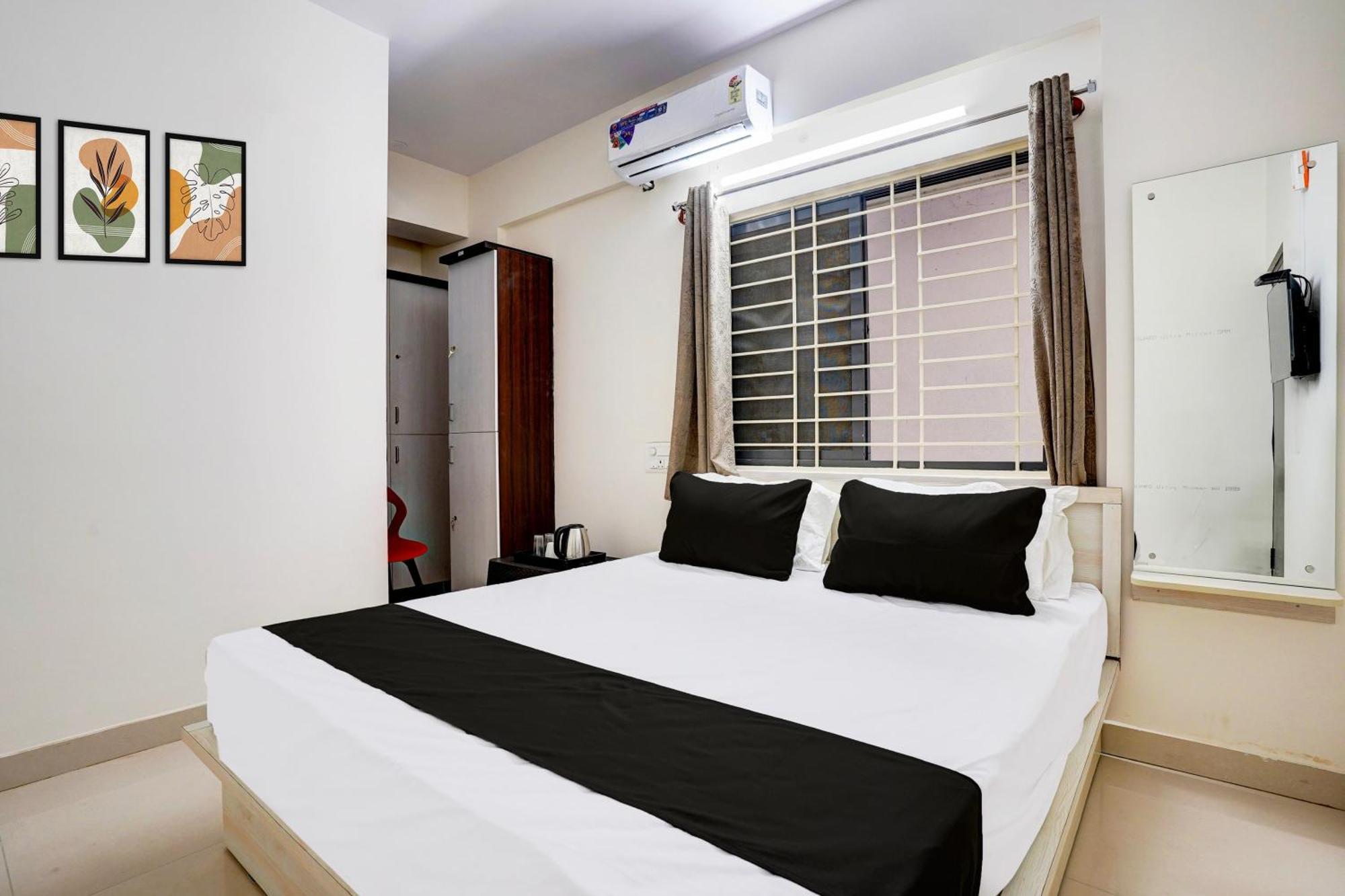 O 82950 Om Sai Residency Hotel 3*