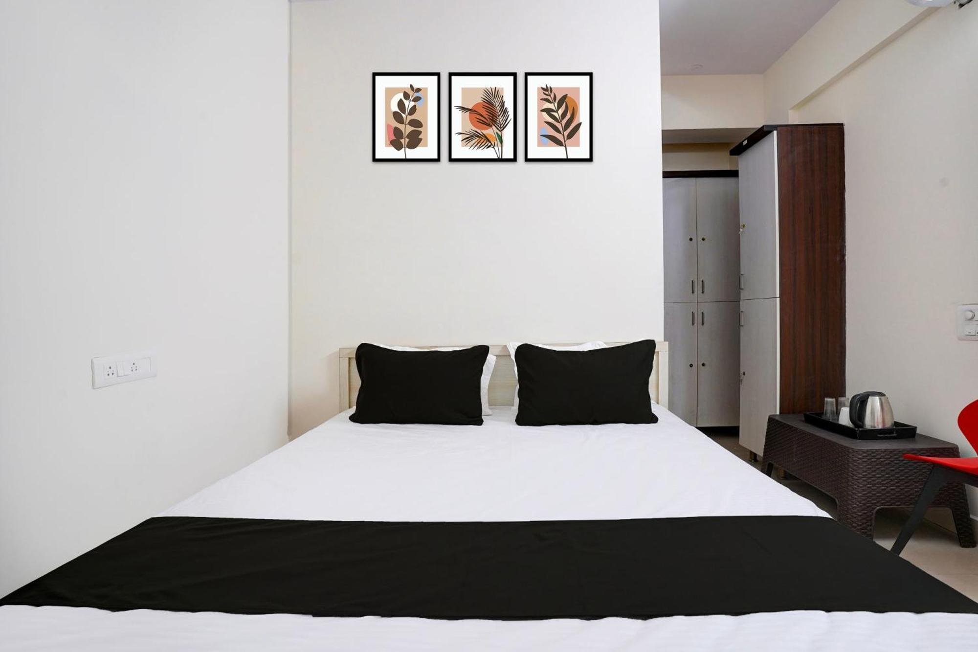 O 82950 Om Sai Residency 3*