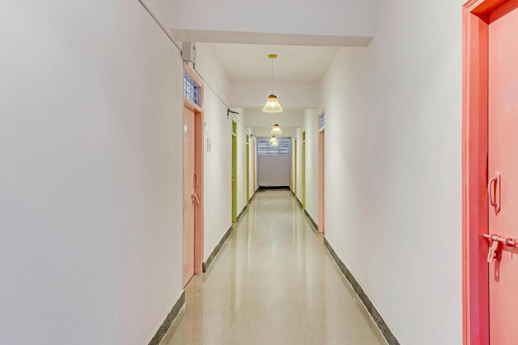 Super Capital O Elite Jp Nagar Near Sri Sathya Ganapathi Shirdi Saibaba Temple Hotel