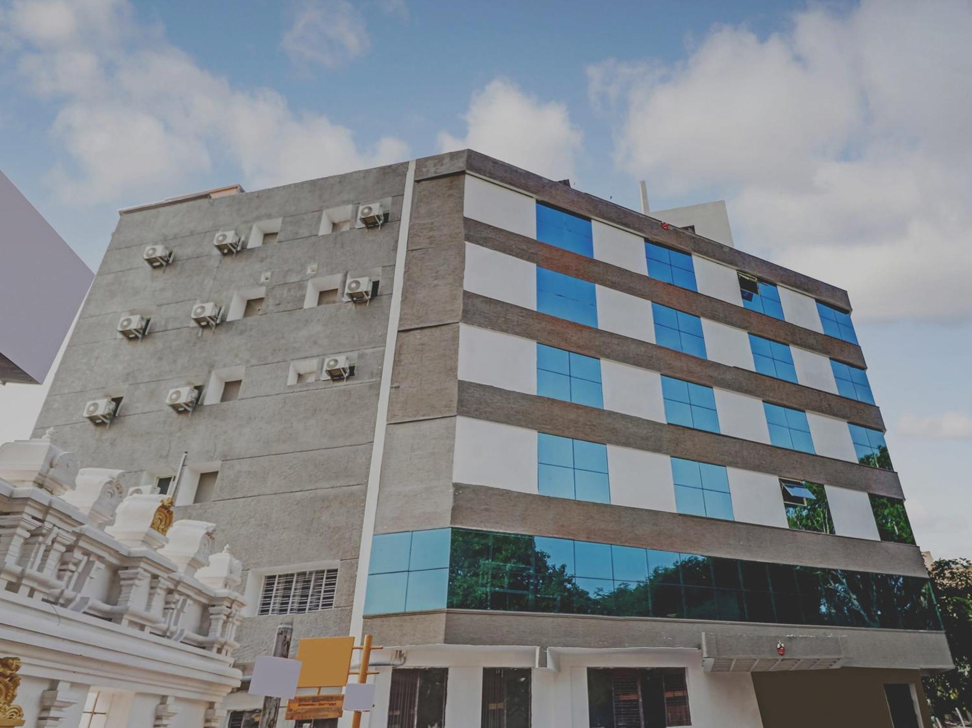 Super Capital O Elite Jp Nagar Near Sri Sathya Ganapathi Shirdi Saibaba Temple
