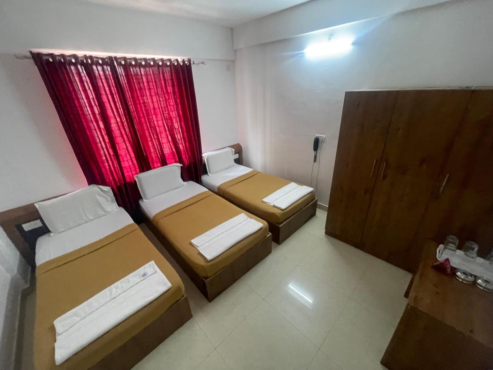 Hotel B Six 3*