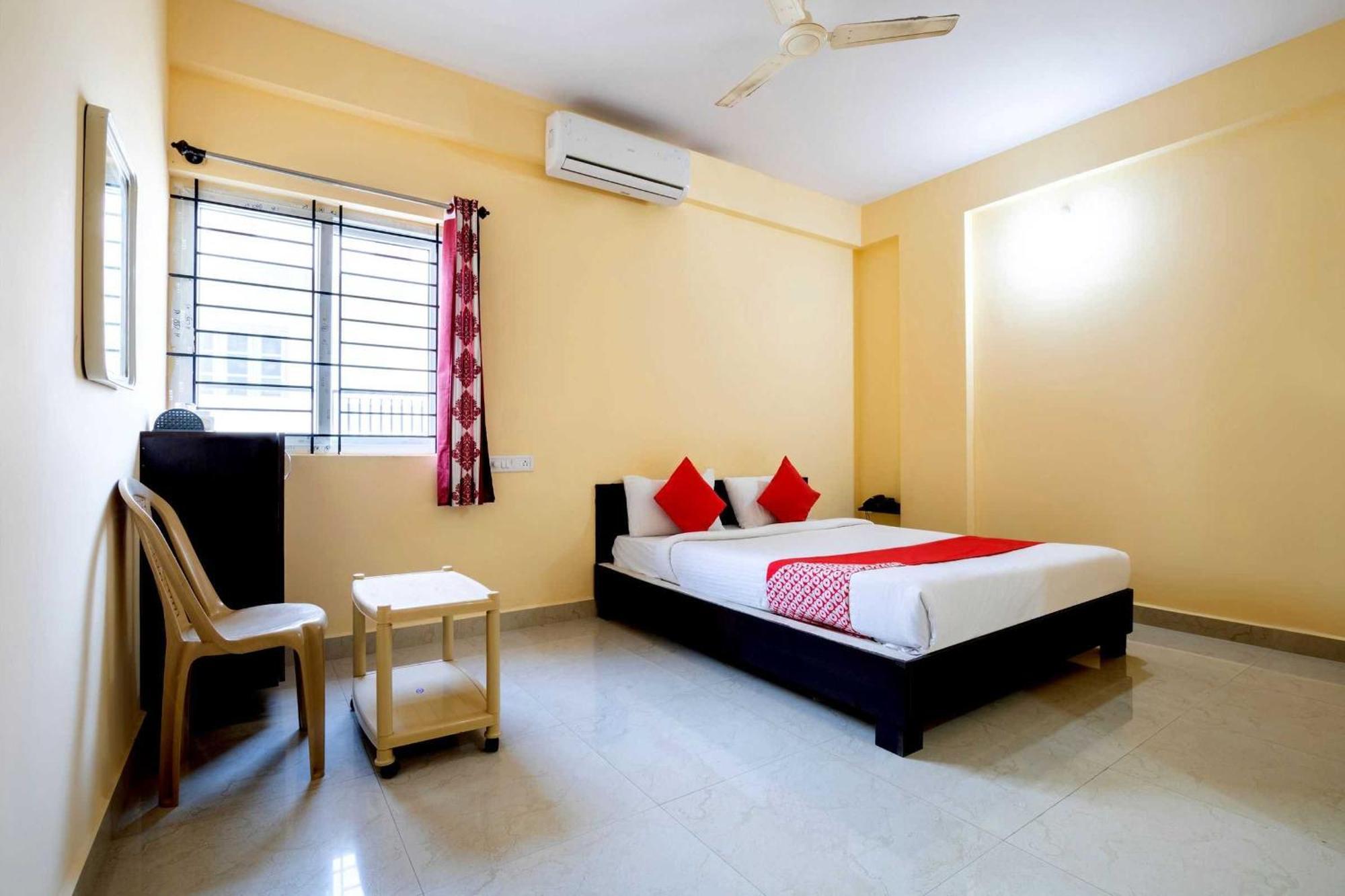 O Ashraya Comforts Hotel 4*