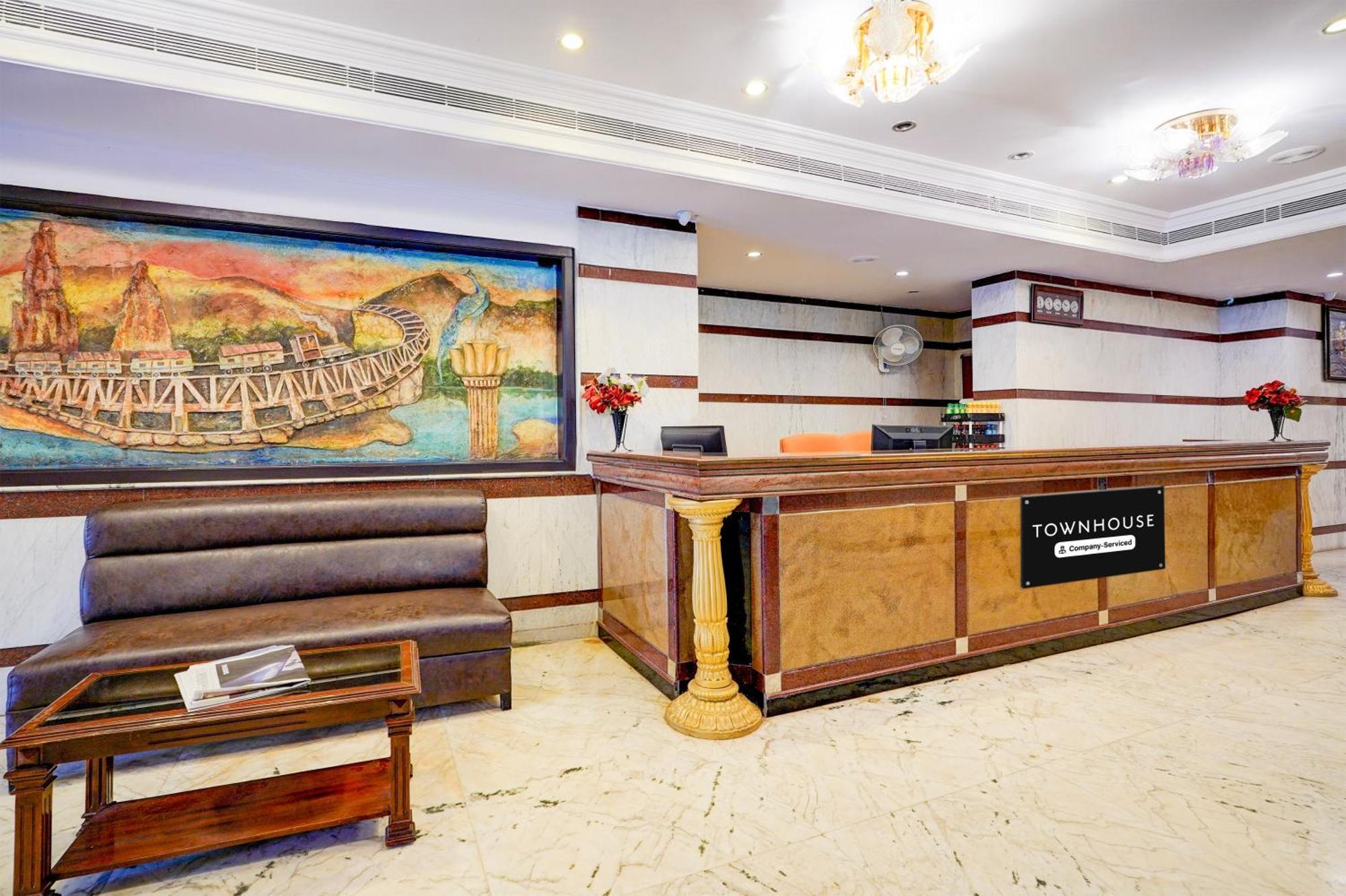 Hotel Super Townhouse Civil Aviation Hal Road 3*