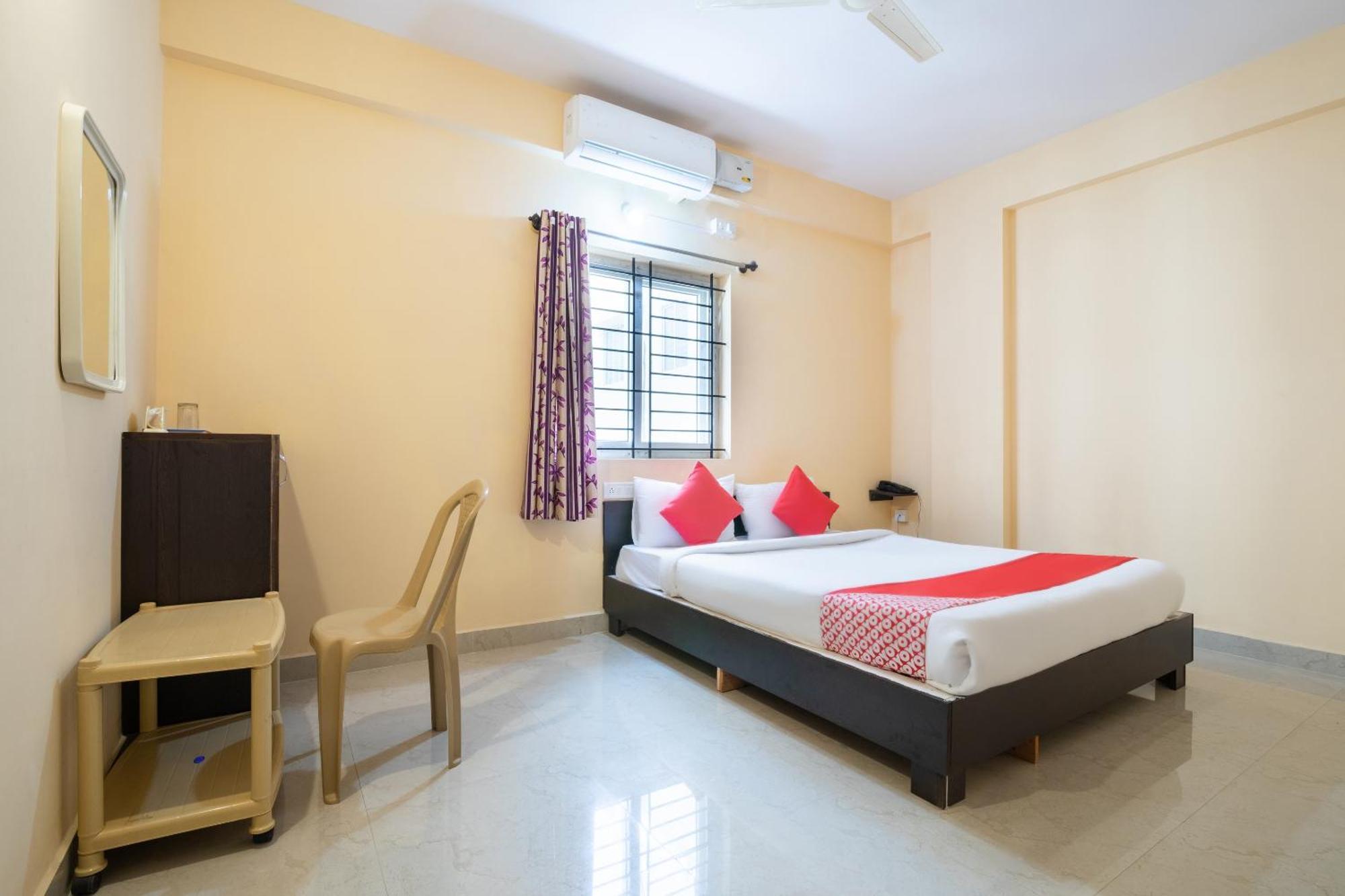 O Ashraya Comforts Hotel